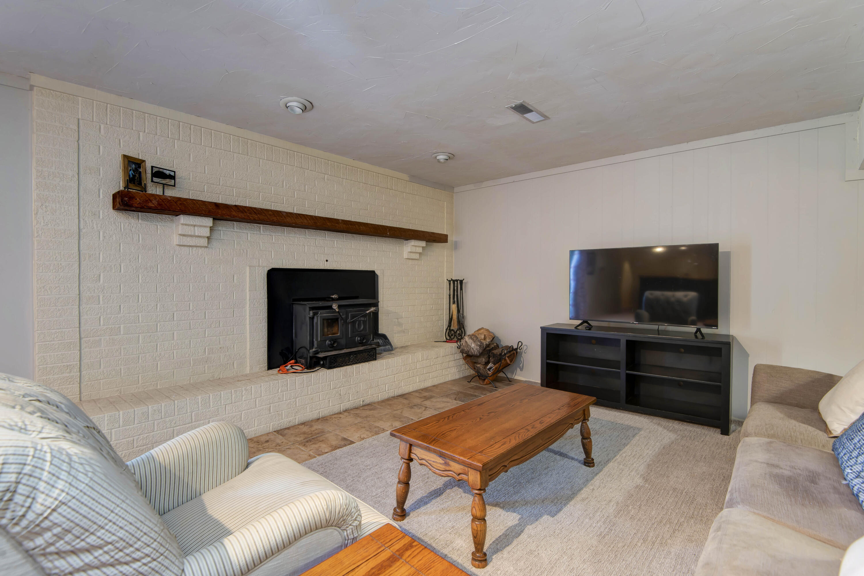 1433 South Charing Road Property Photo 23