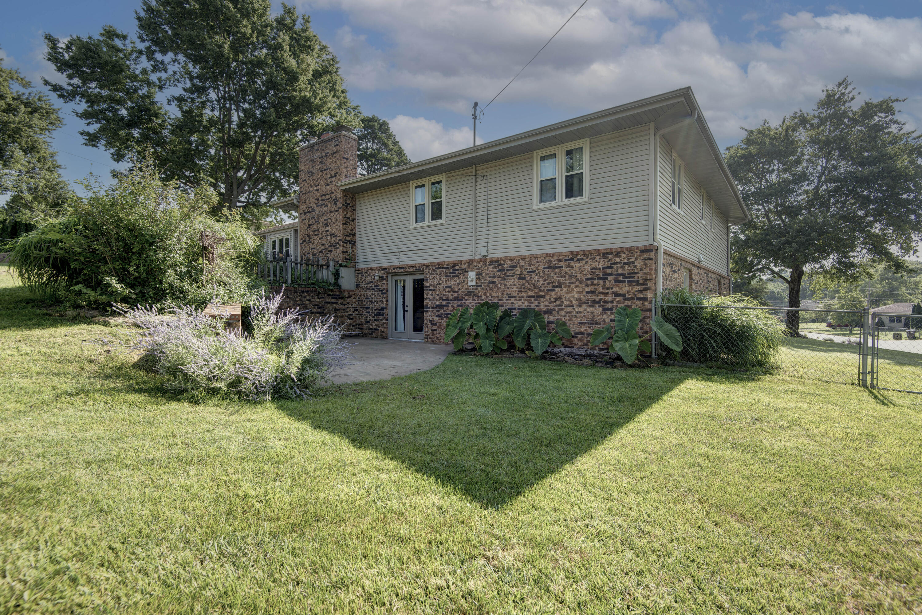 1433 South Charing Road Property Photo 29