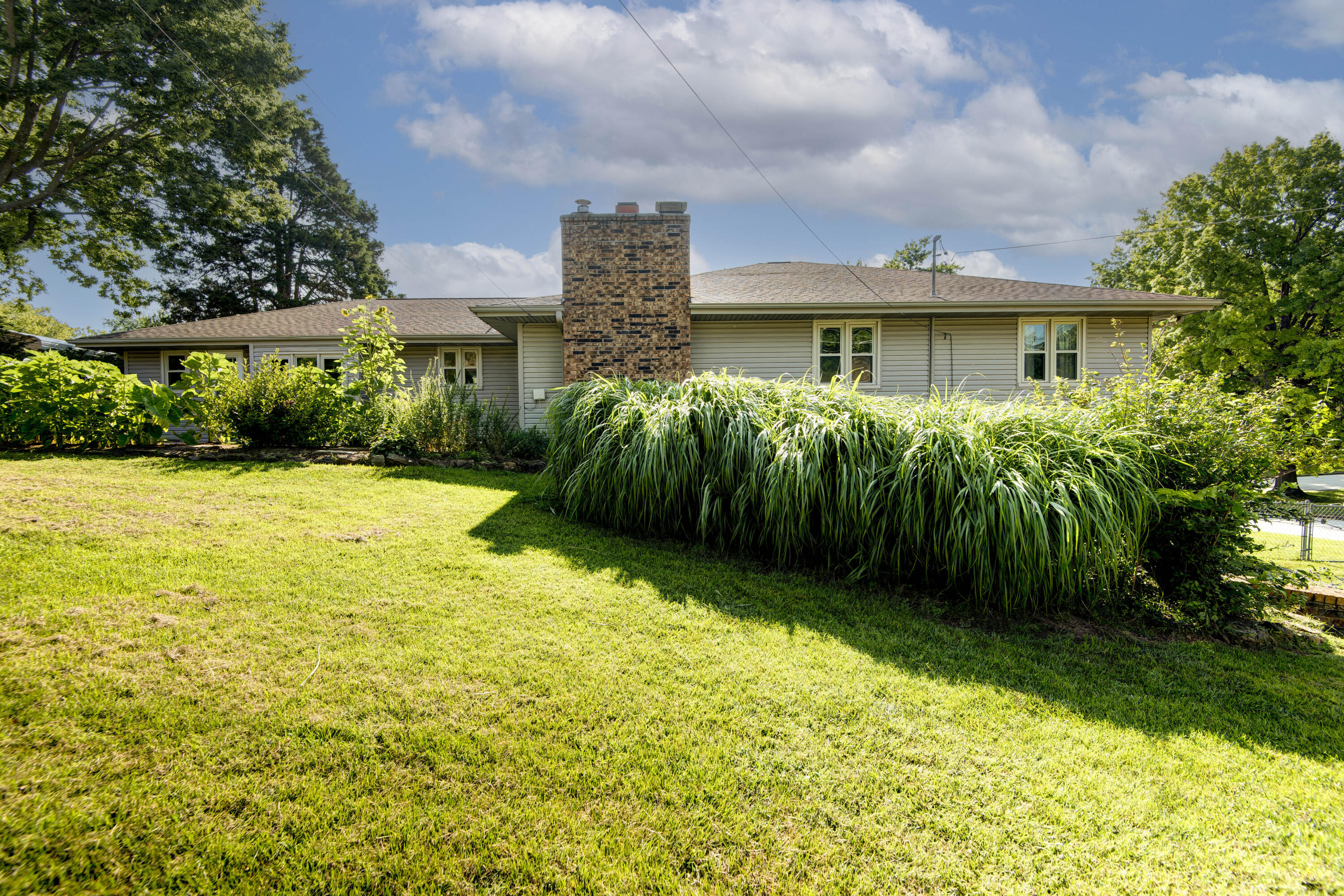 1433 South Charing Road Property Photo 30