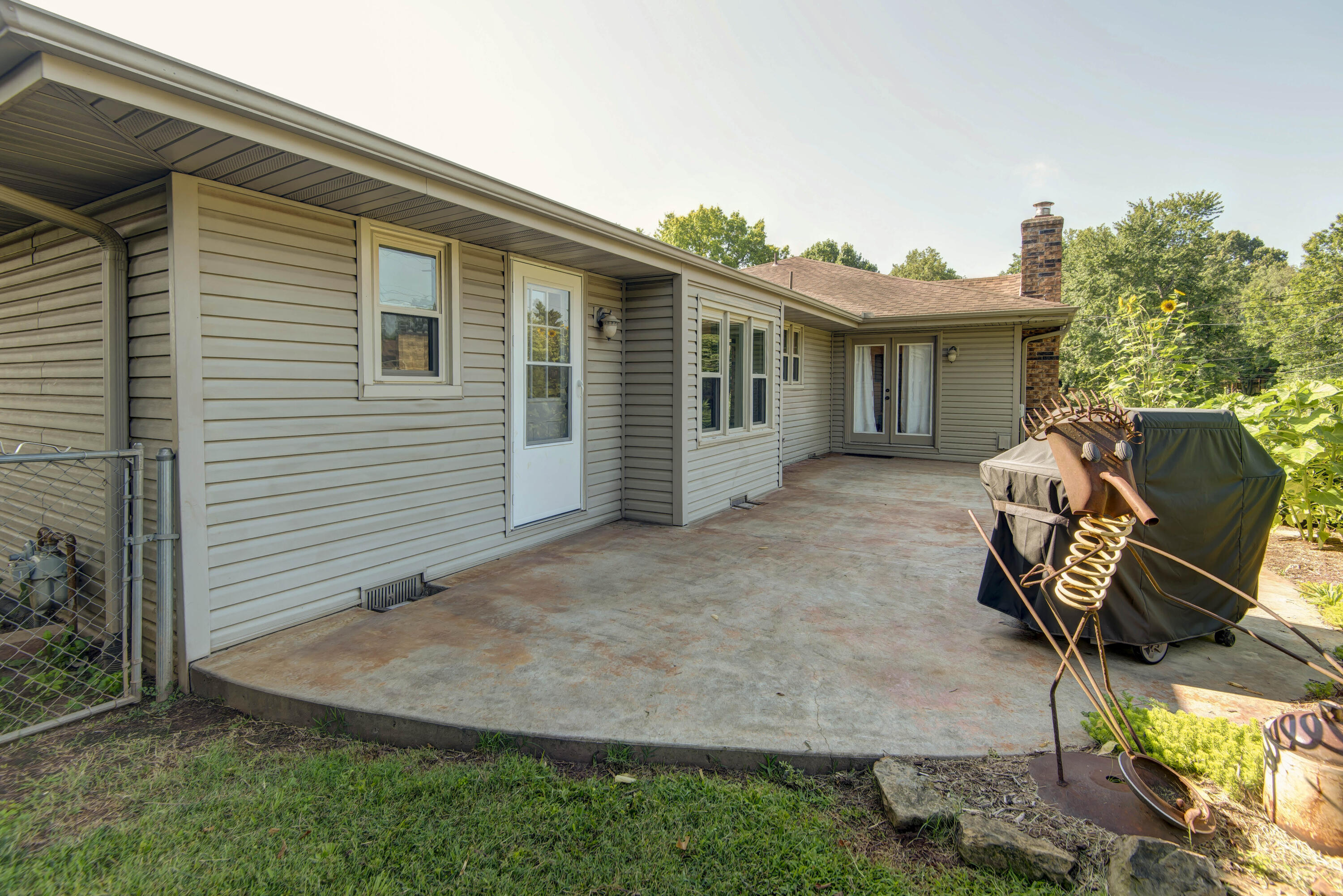 1433 South Charing Road Property Photo 32