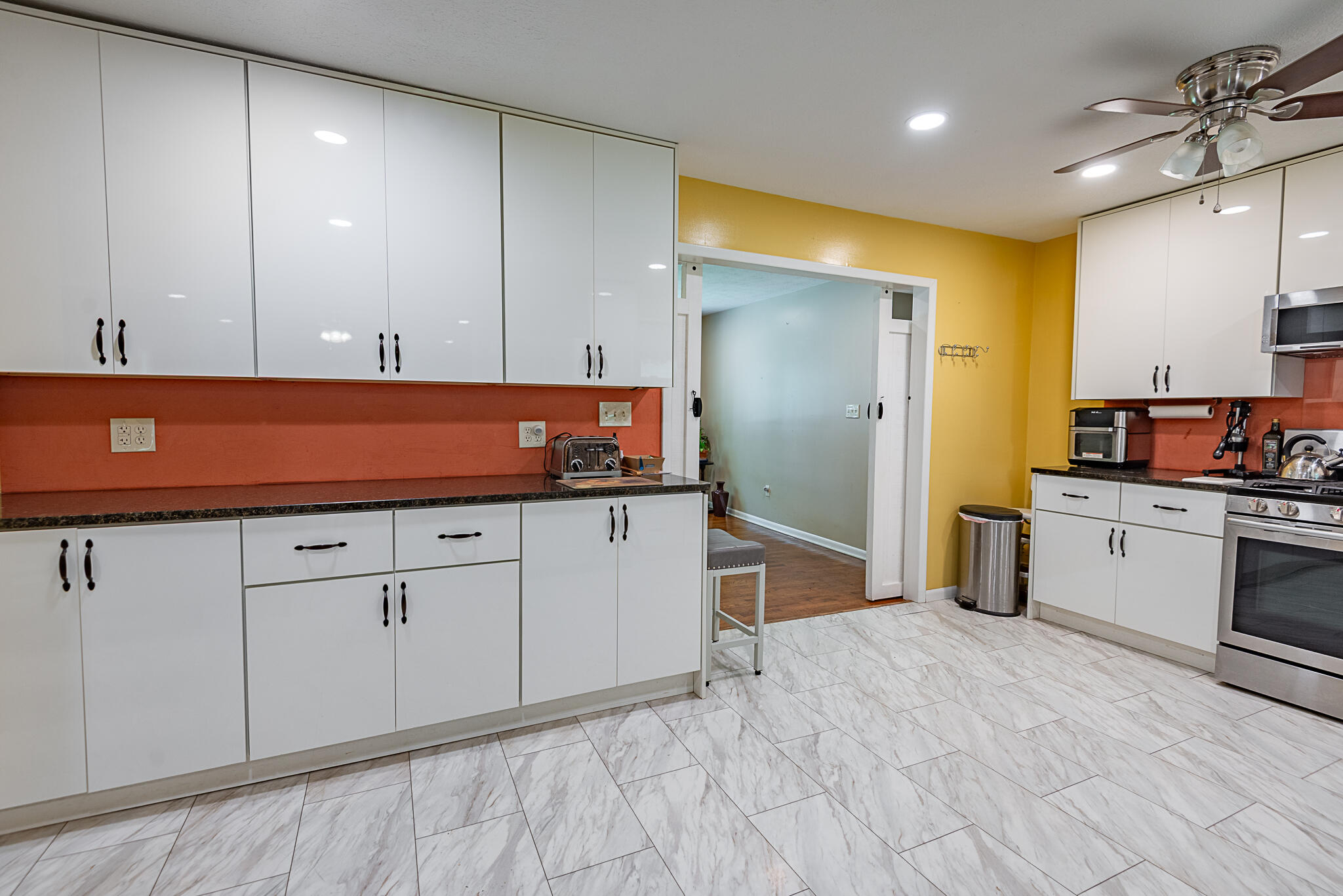405 Watson Street Property Photo 7