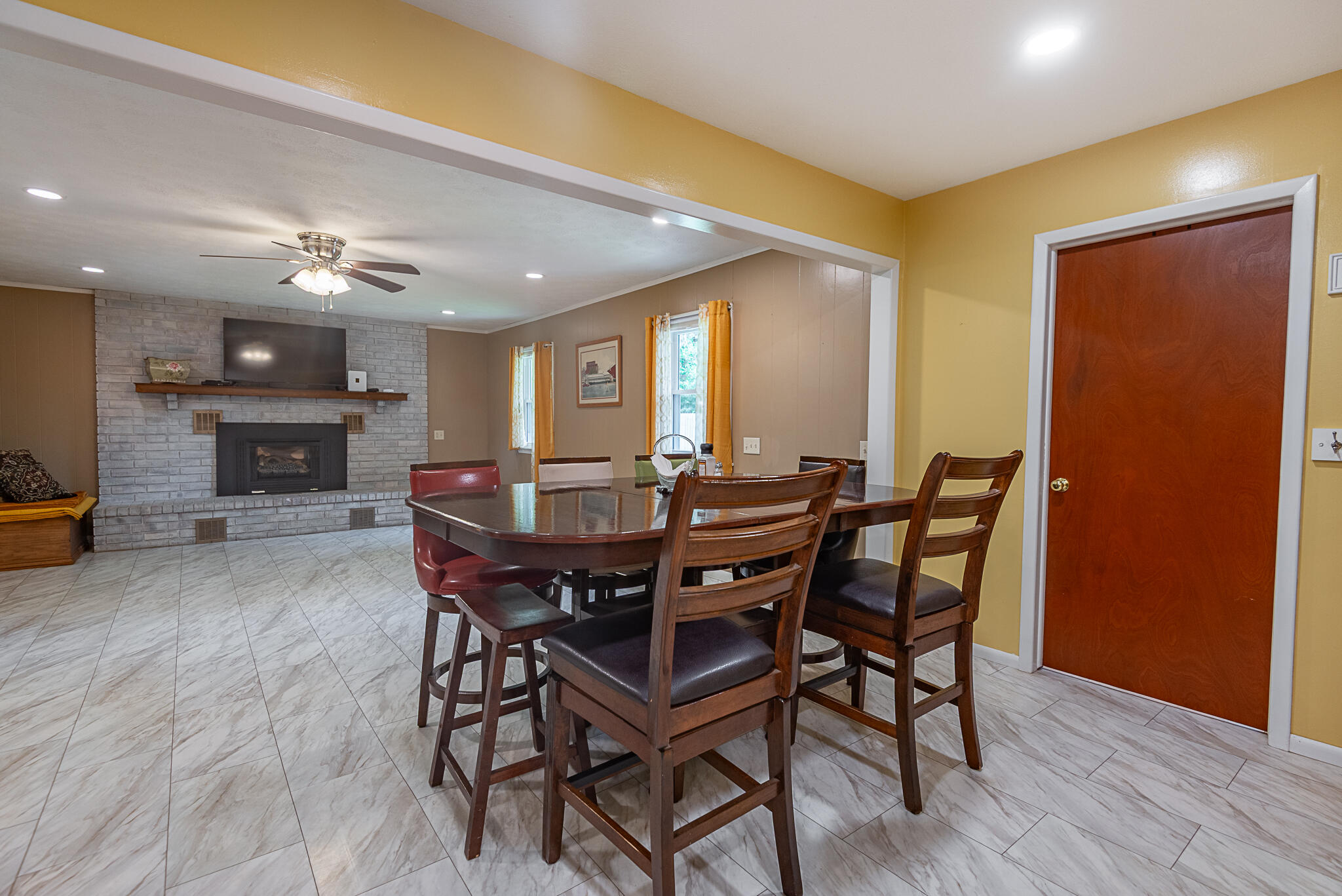 405 Watson Street Property Photo 10