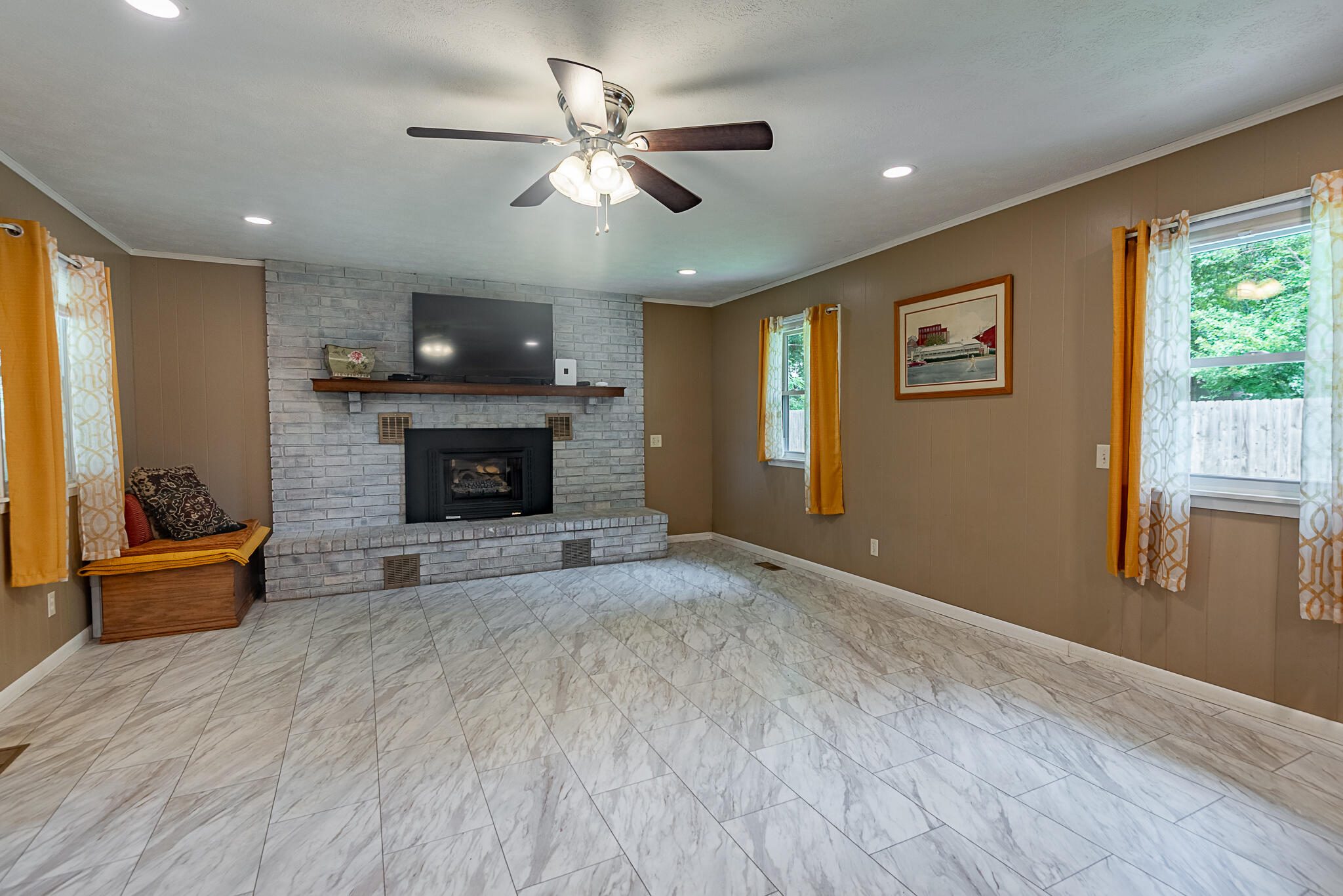 405 Watson Street Property Photo 11