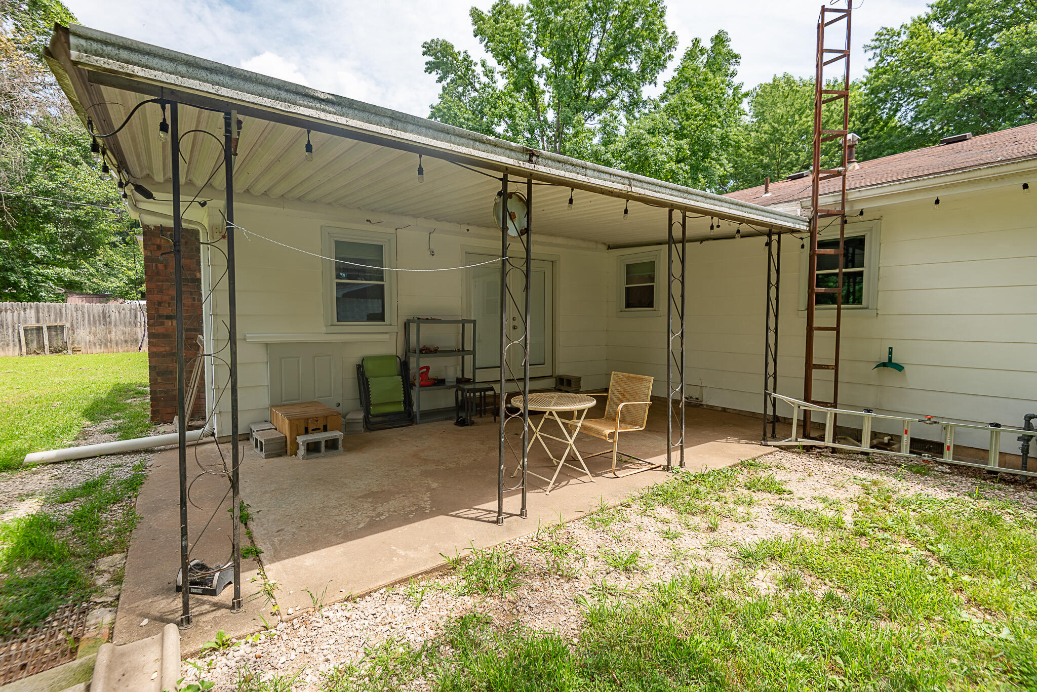 405 Watson Street Property Photo 23