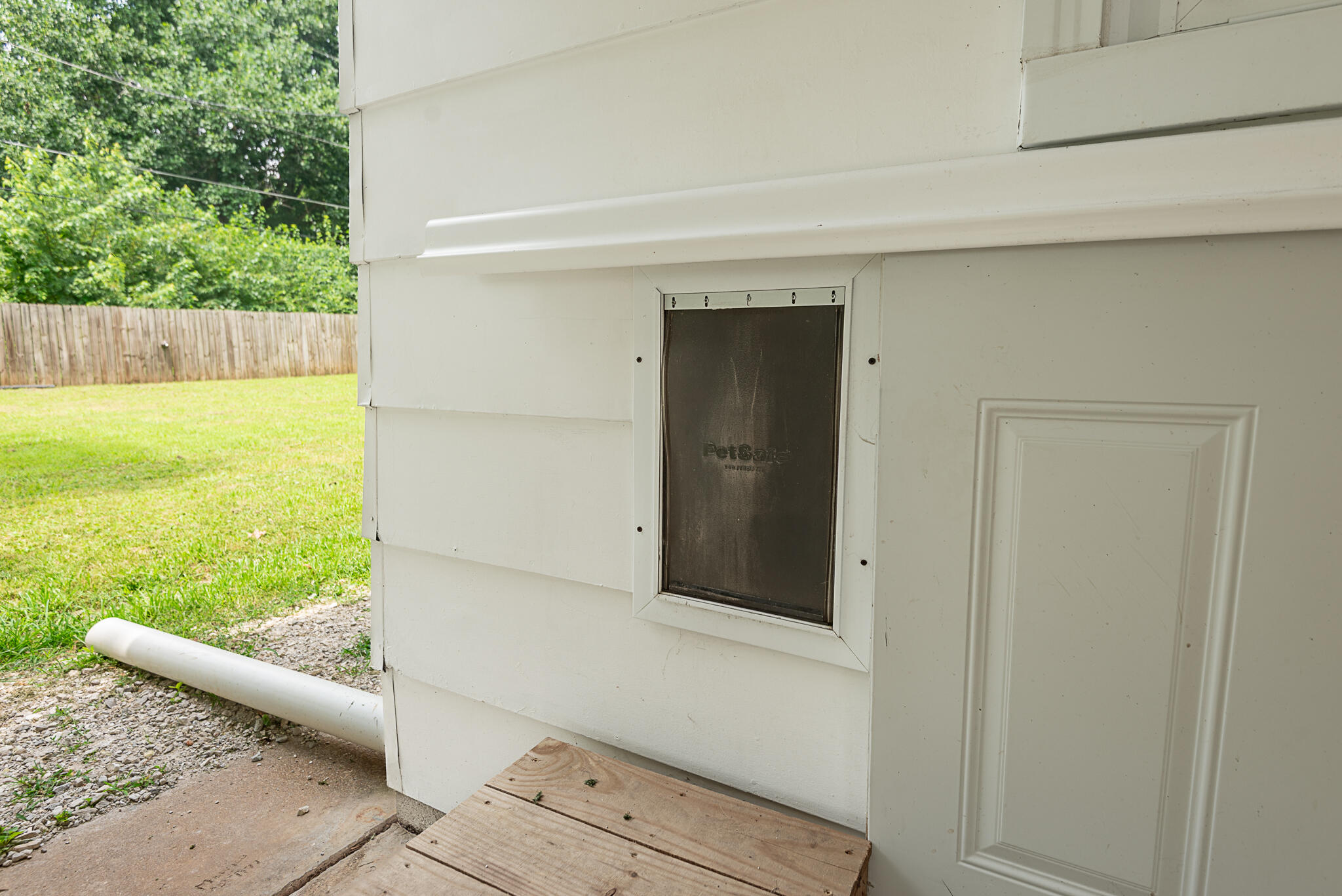 405 Watson Street Property Photo 27