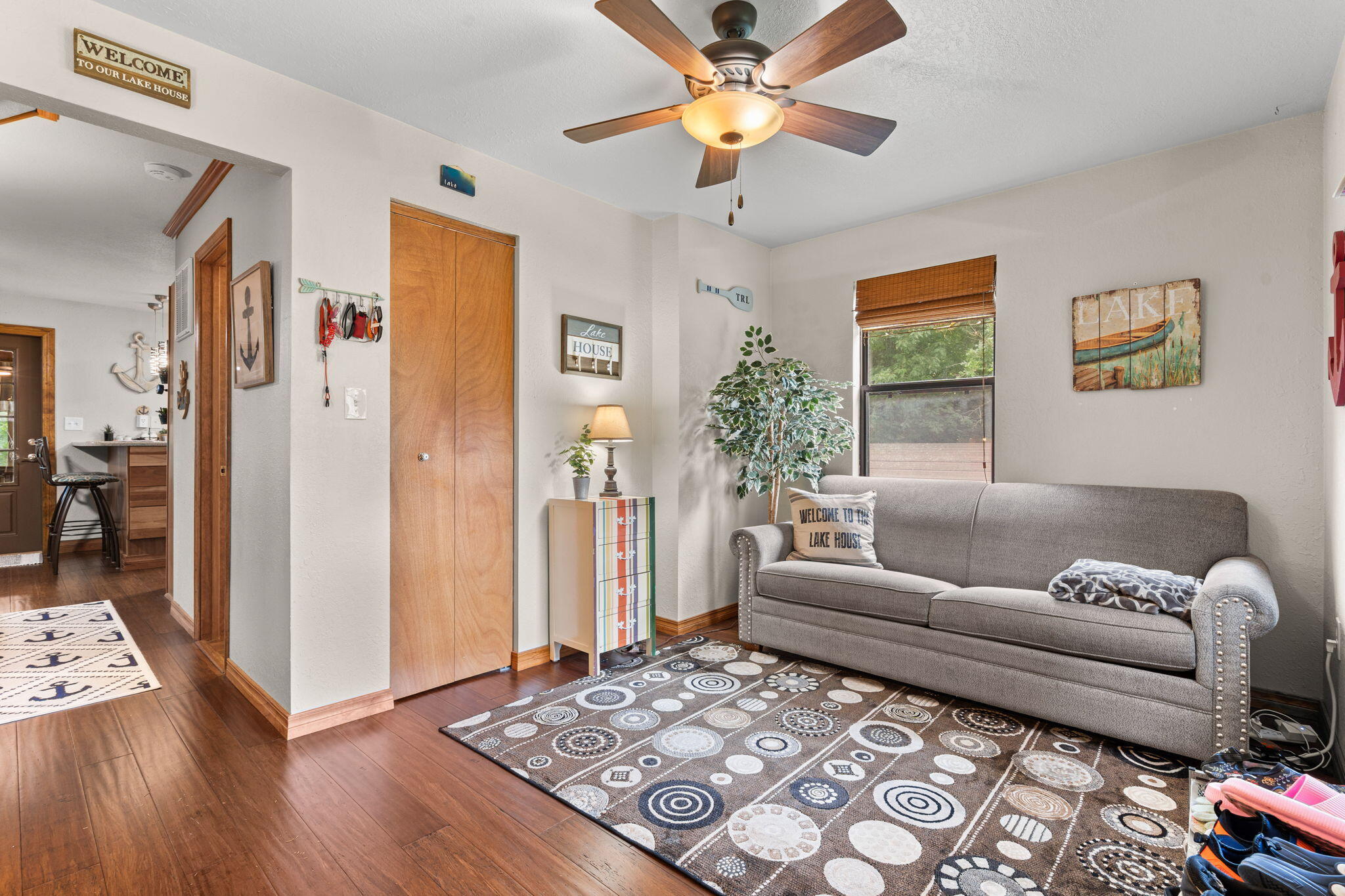88 Montgomery Circle Property Photo 4