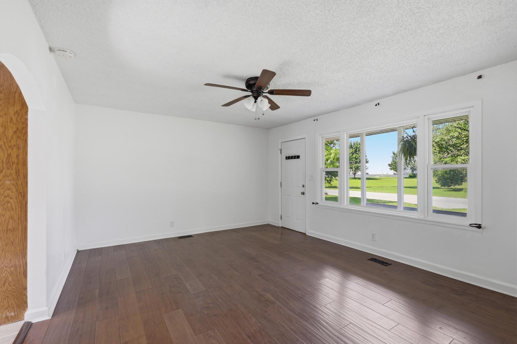 1836 Hazel Avenue Property Photo 4