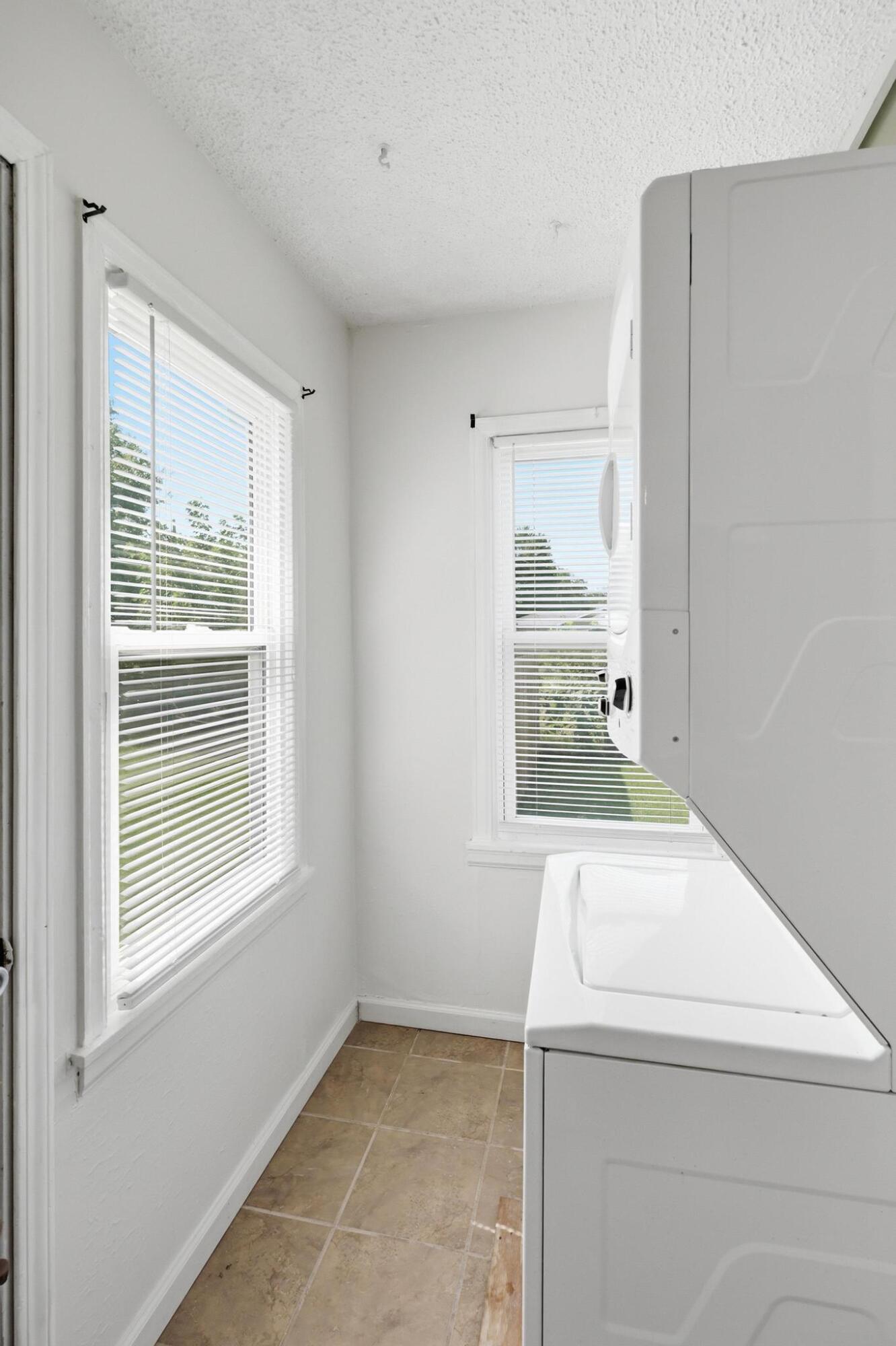 1836 Hazel Avenue Property Photo 14