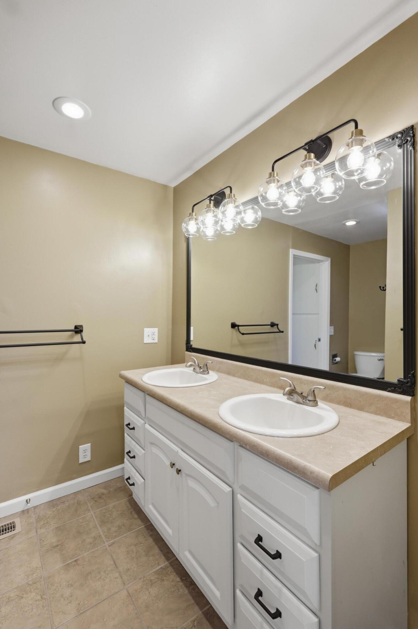 1836 Hazel Avenue Property Photo 24