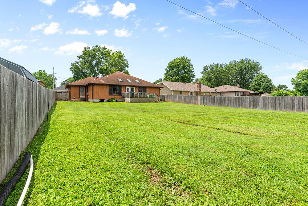 539 East Erie Street Property Photo 34
