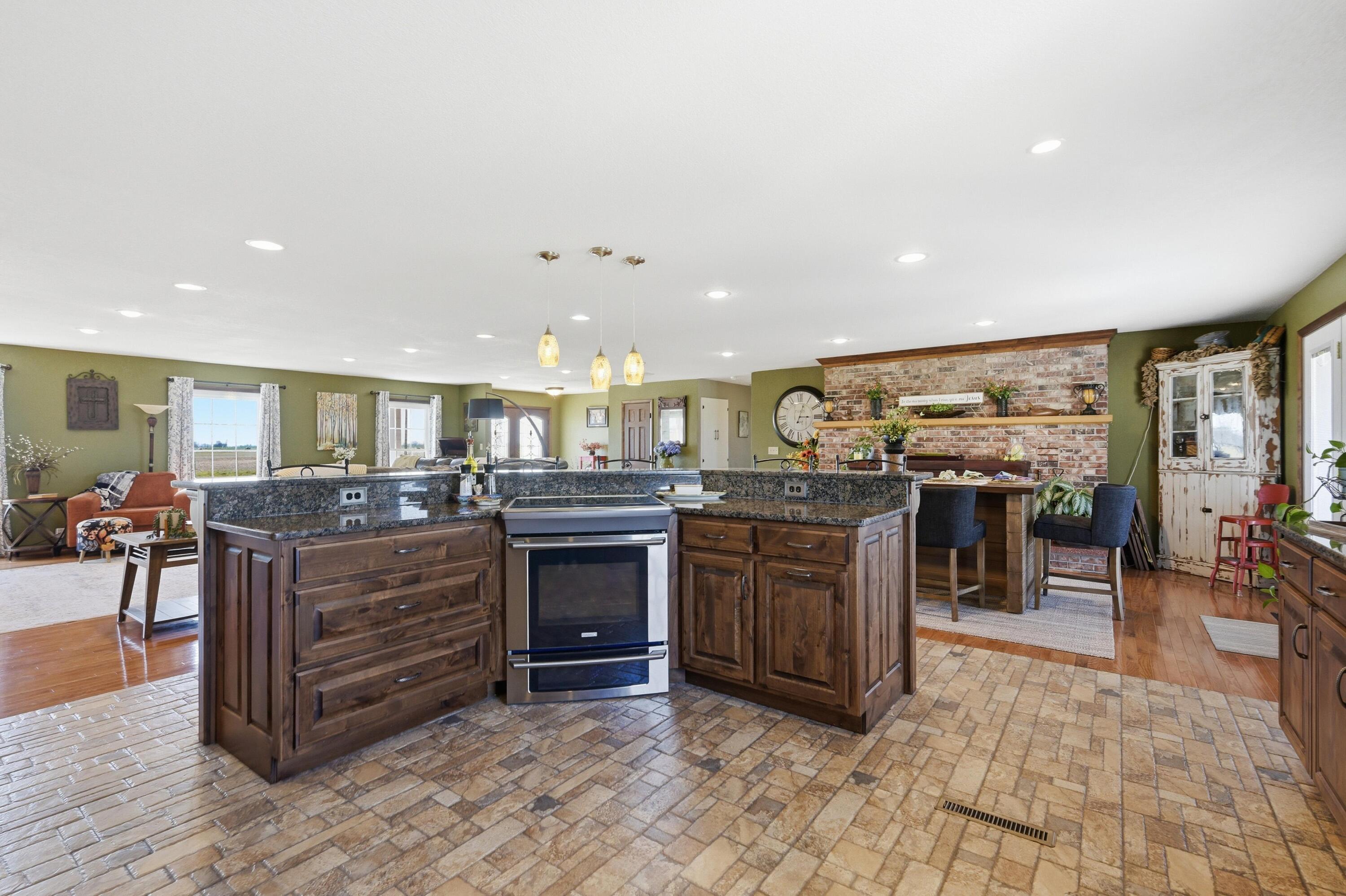 9609 Base Line Boulevard Property Photo 17