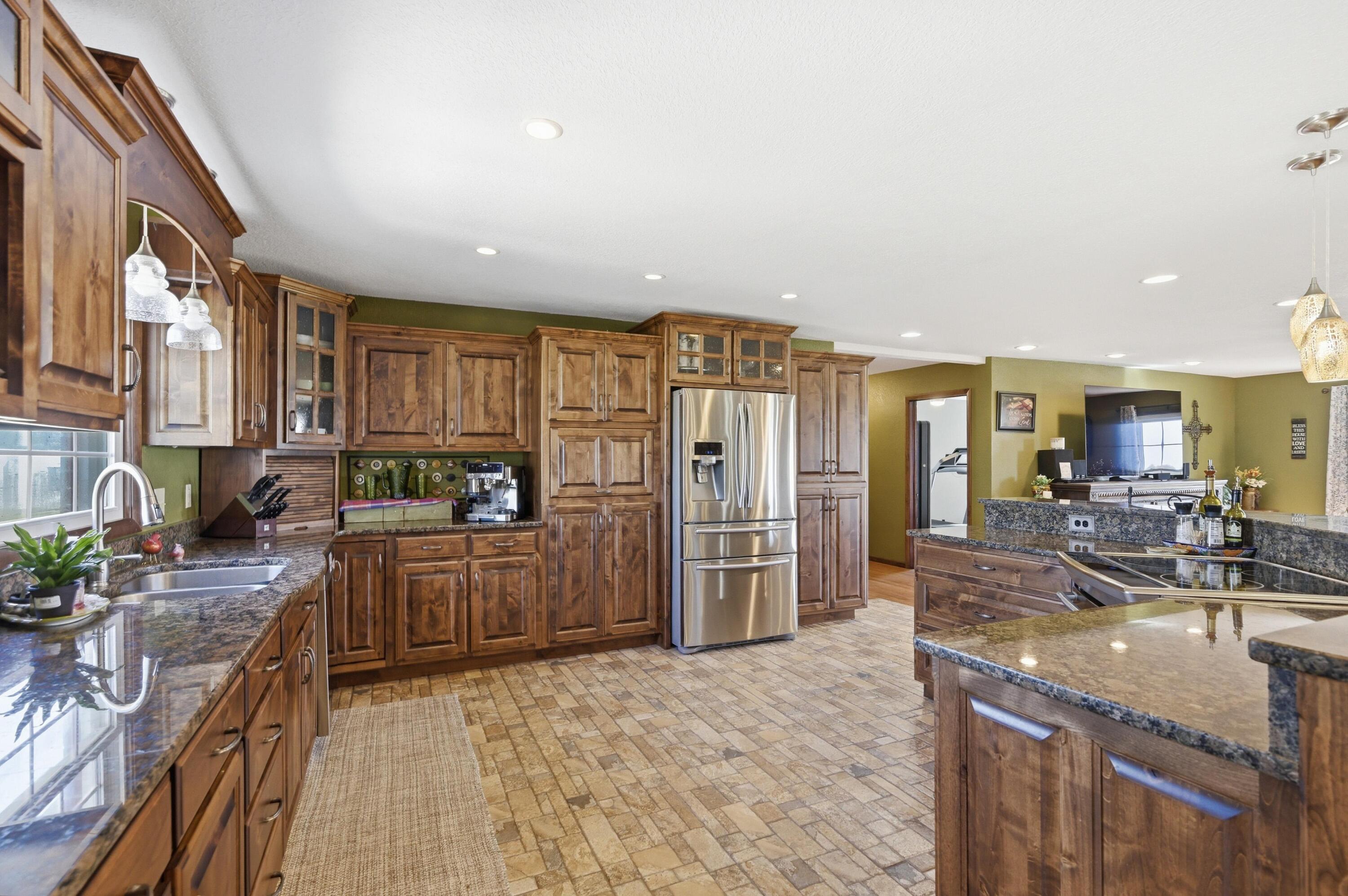 9609 Base Line Boulevard Property Photo 18