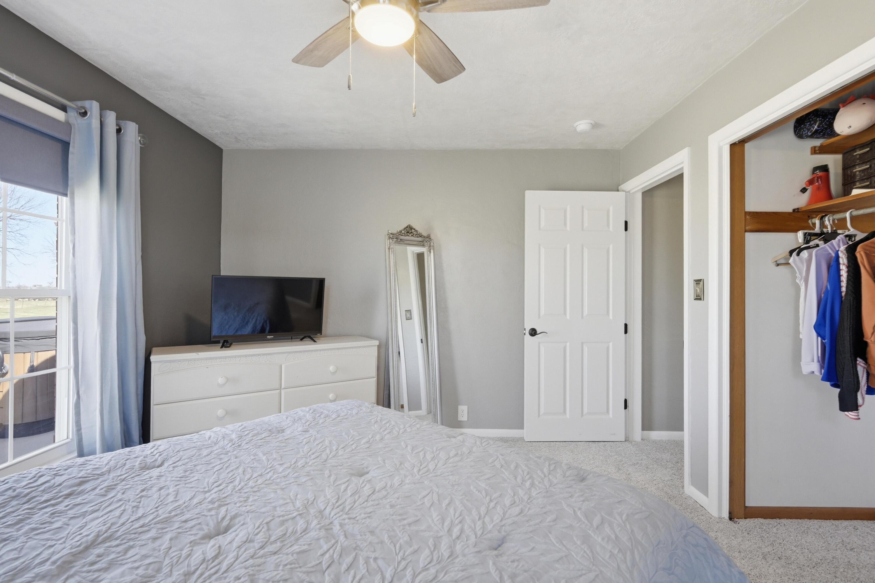9609 Base Line Boulevard Property Photo 32