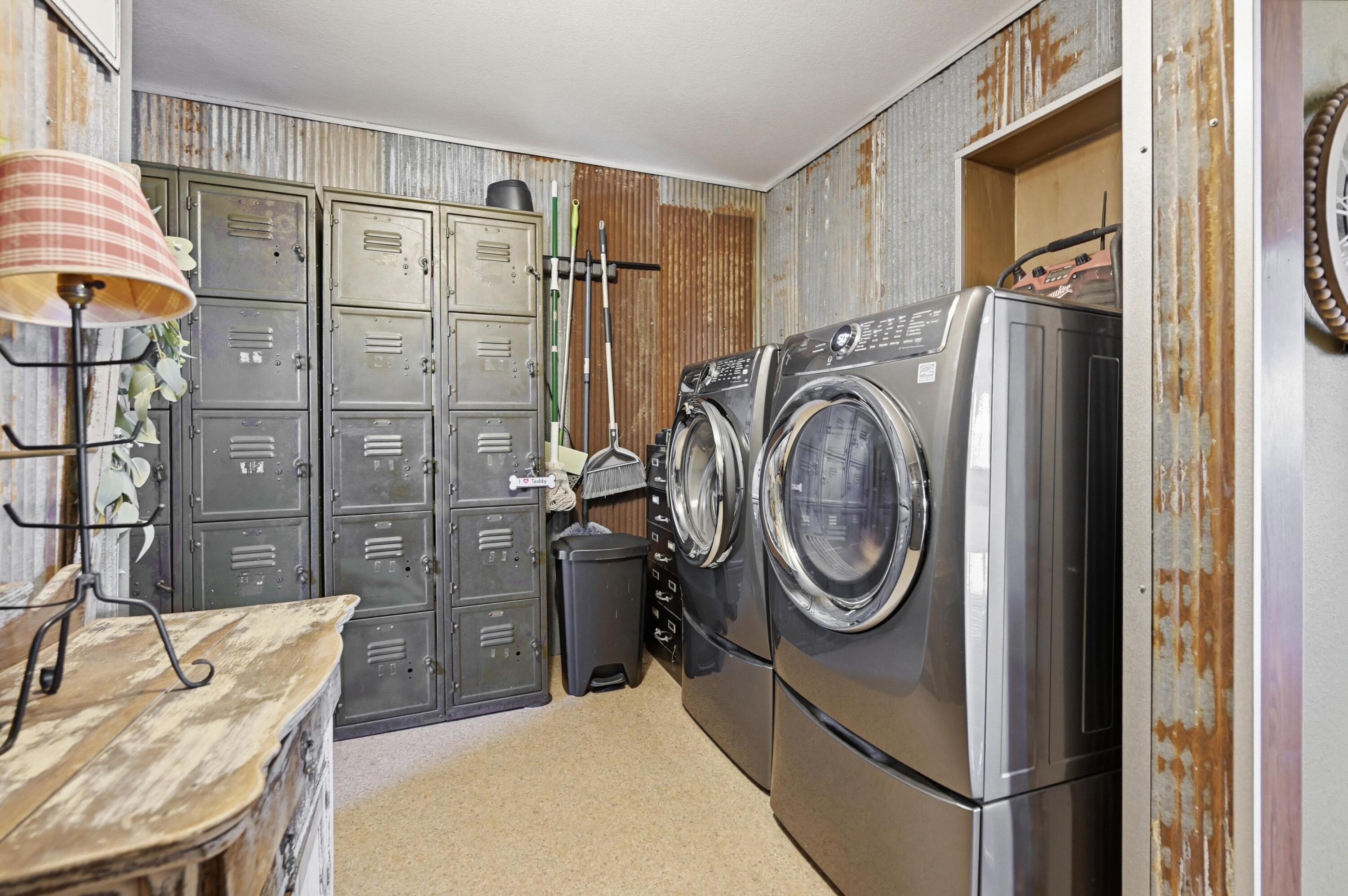 9609 Base Line Boulevard Property Photo 37
