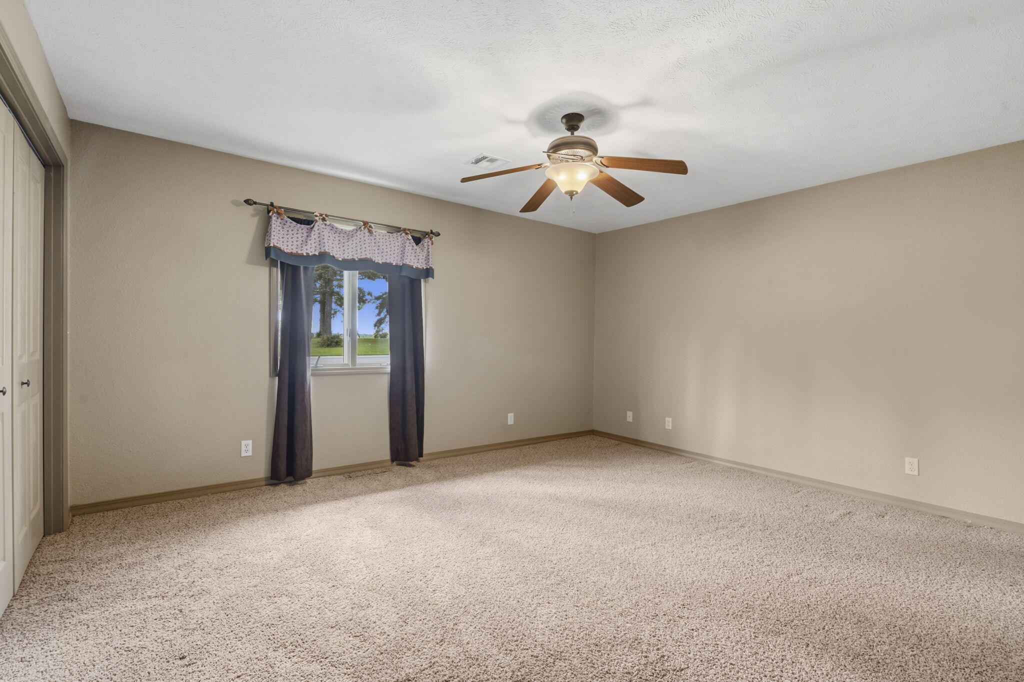 19360 Lawrence 2227 Property Photo 26