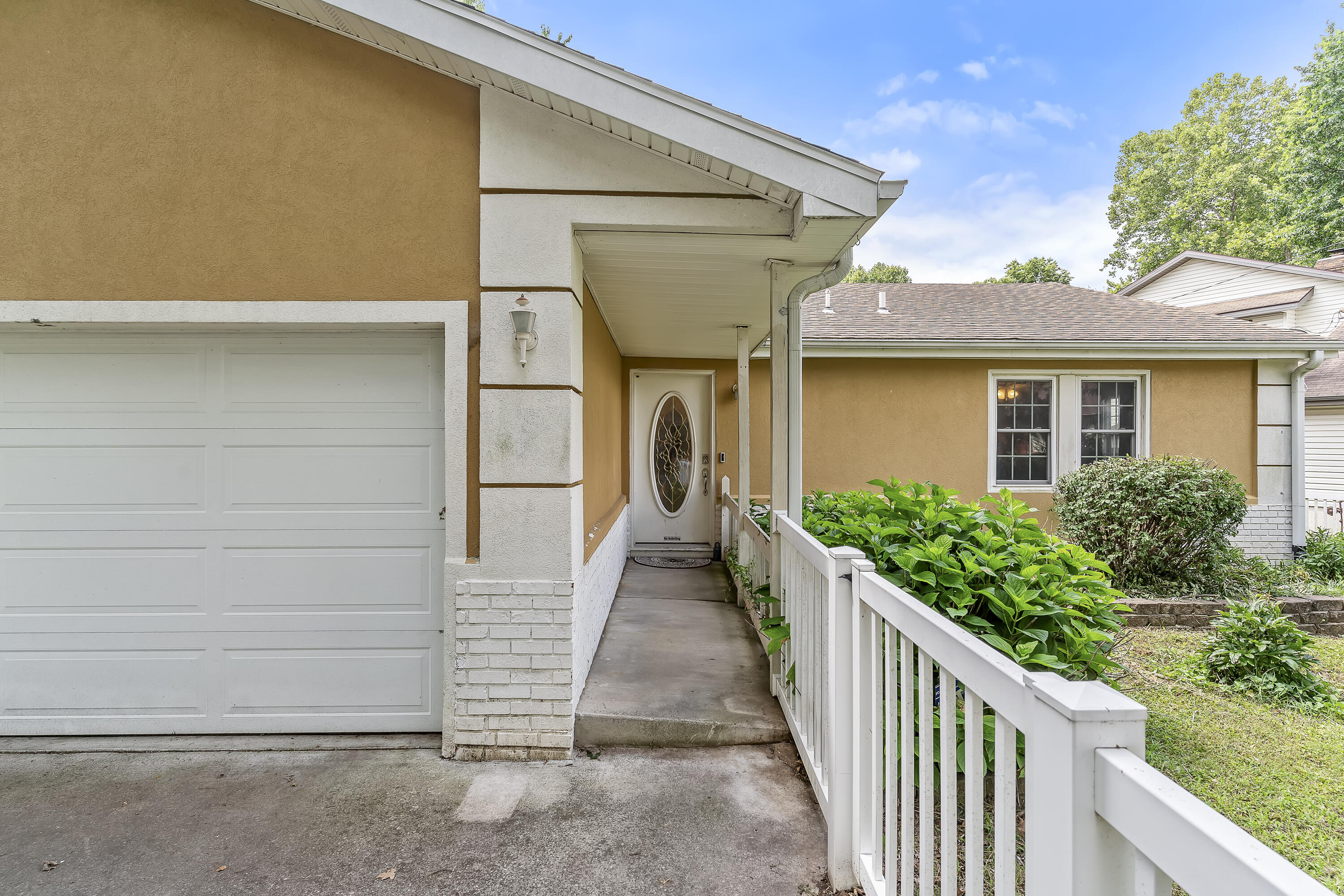1710 West Whiteside Street Property Photo 4