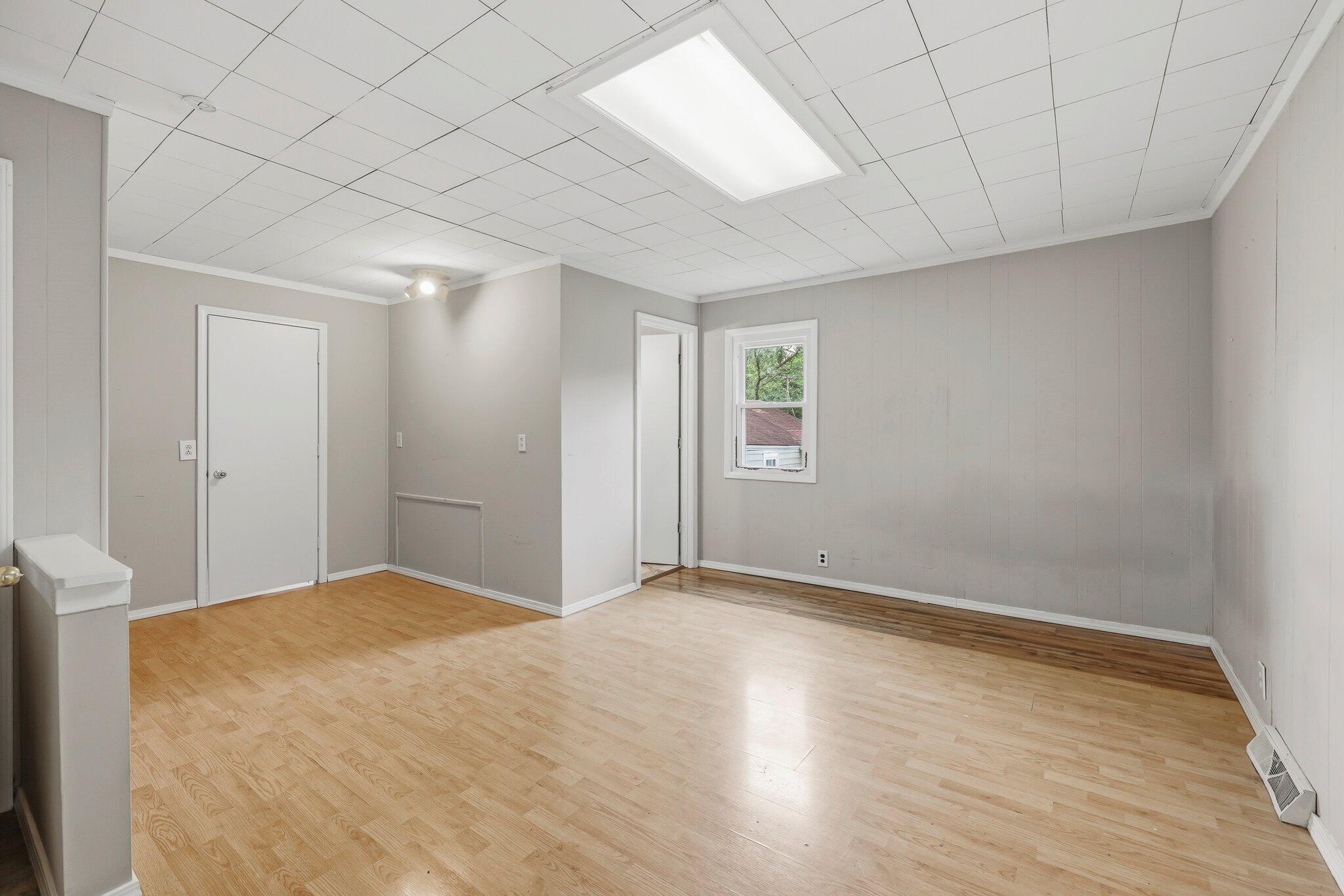 2751 West Walnut Street Property Photo 6