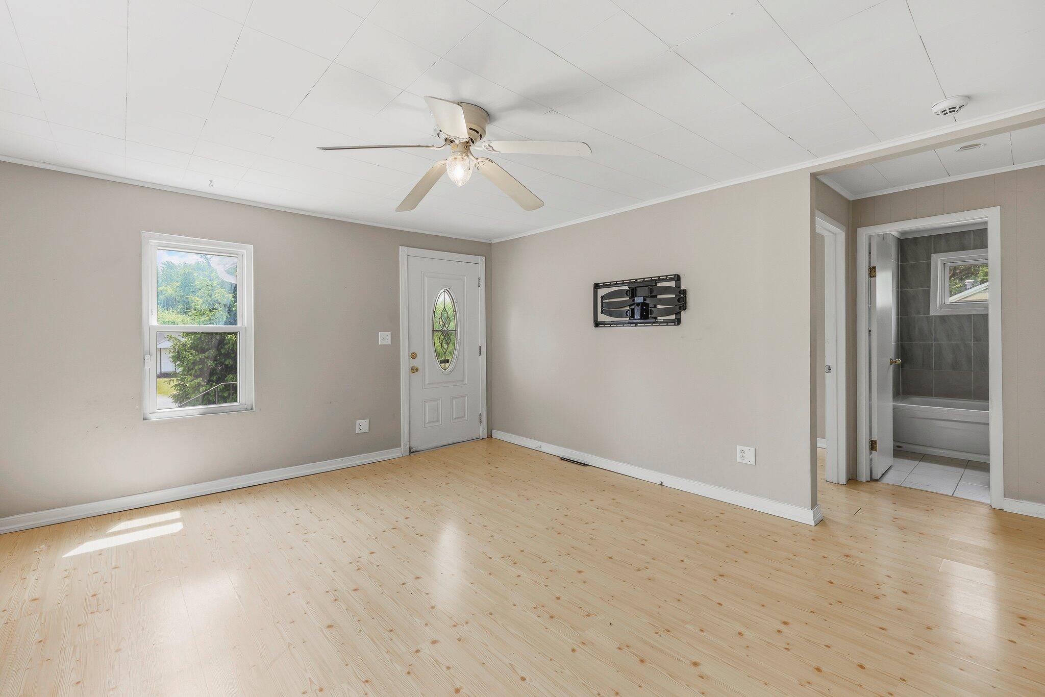 2751 West Walnut Street Property Photo 7