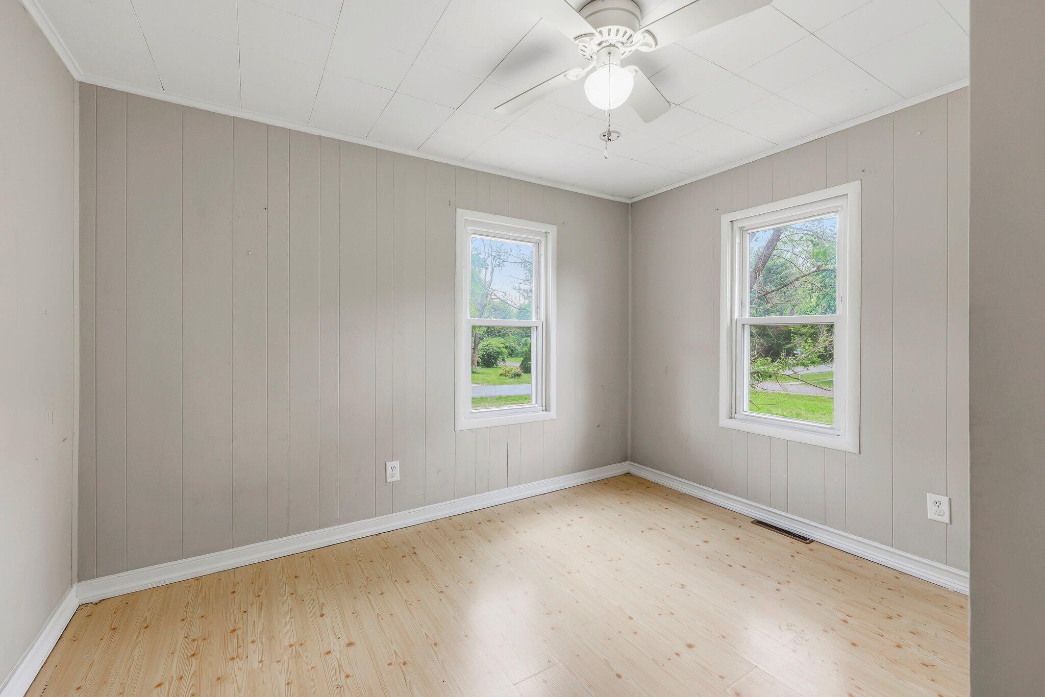 2751 West Walnut Street Property Photo 8