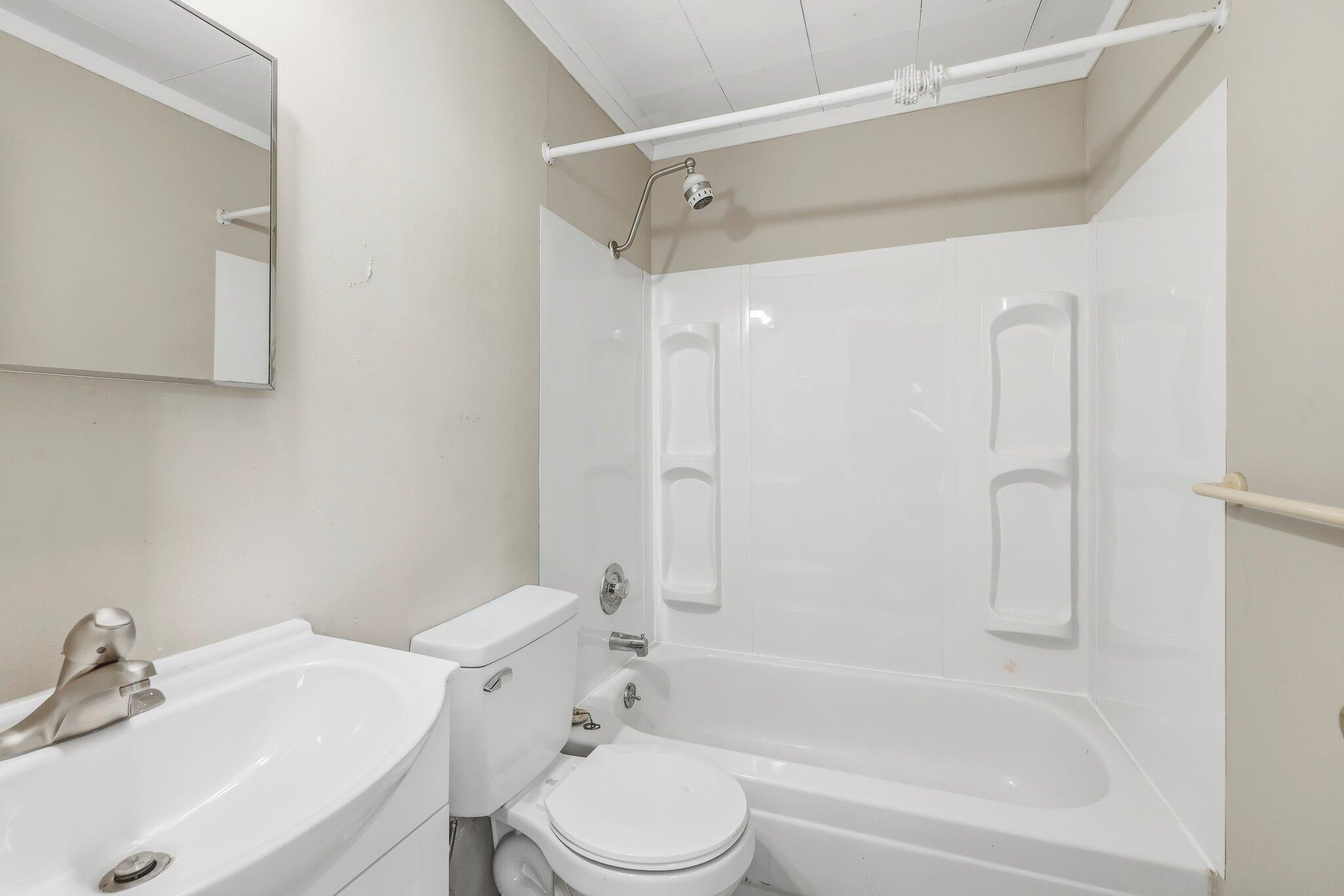 2751 West Walnut Street Property Photo 13
