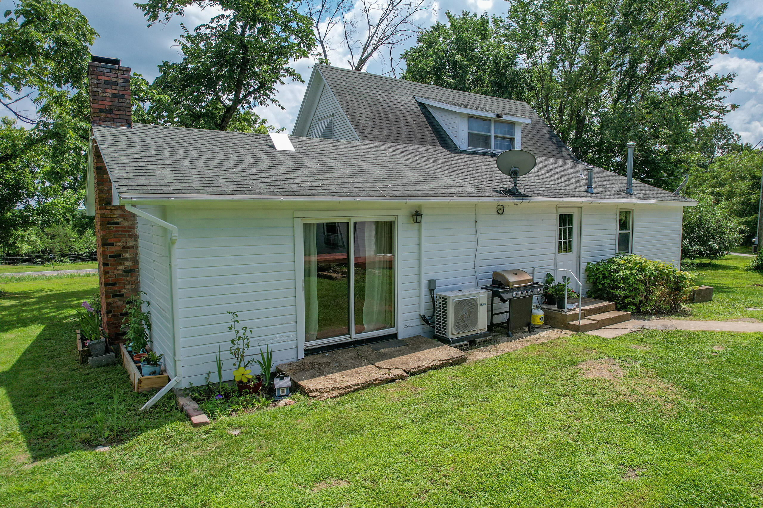 949 Long State Highway Y Property Photo 27