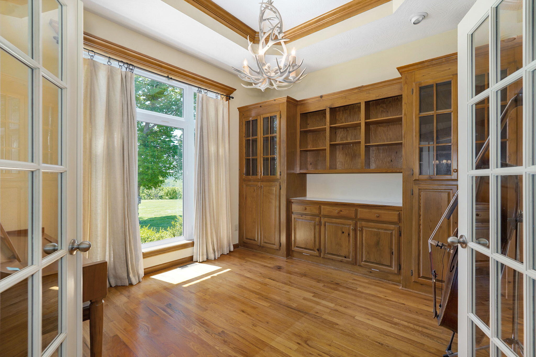 881 West Riverdale Drive Property Photo 6