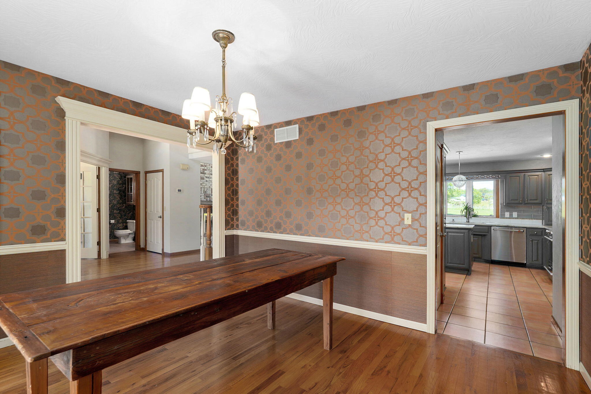 881 West Riverdale Drive Property Photo 7