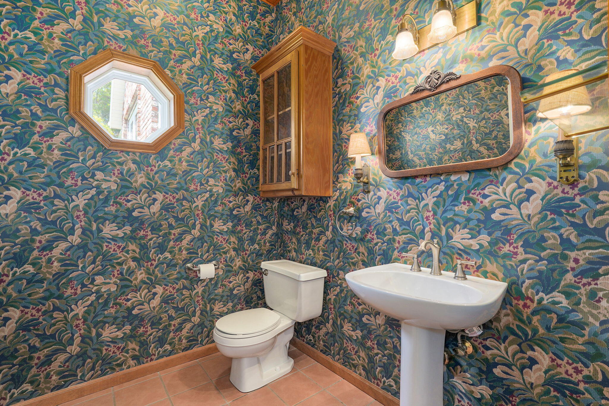 881 West Riverdale Drive Property Photo 9