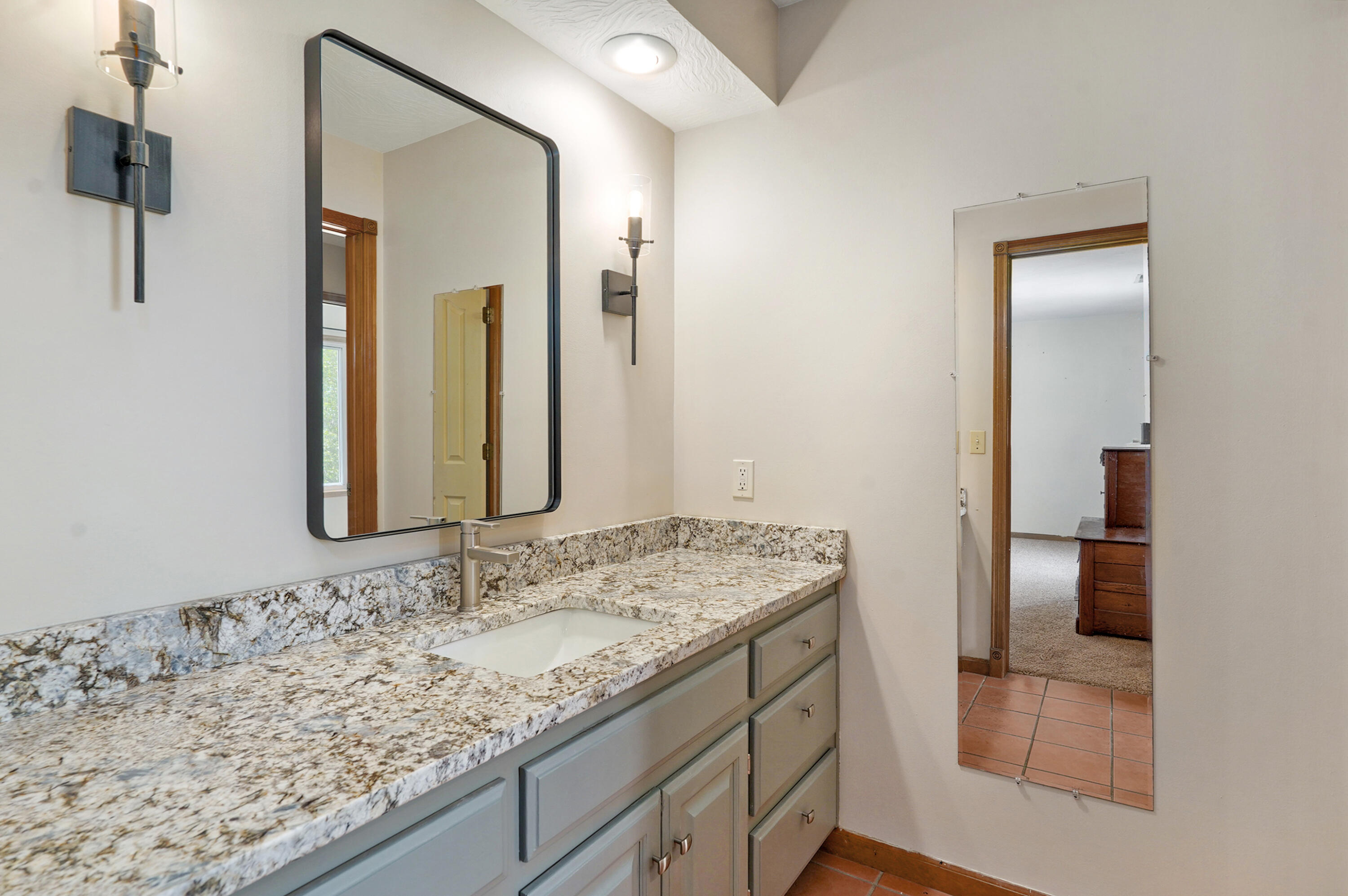 881 West Riverdale Drive Property Photo 34