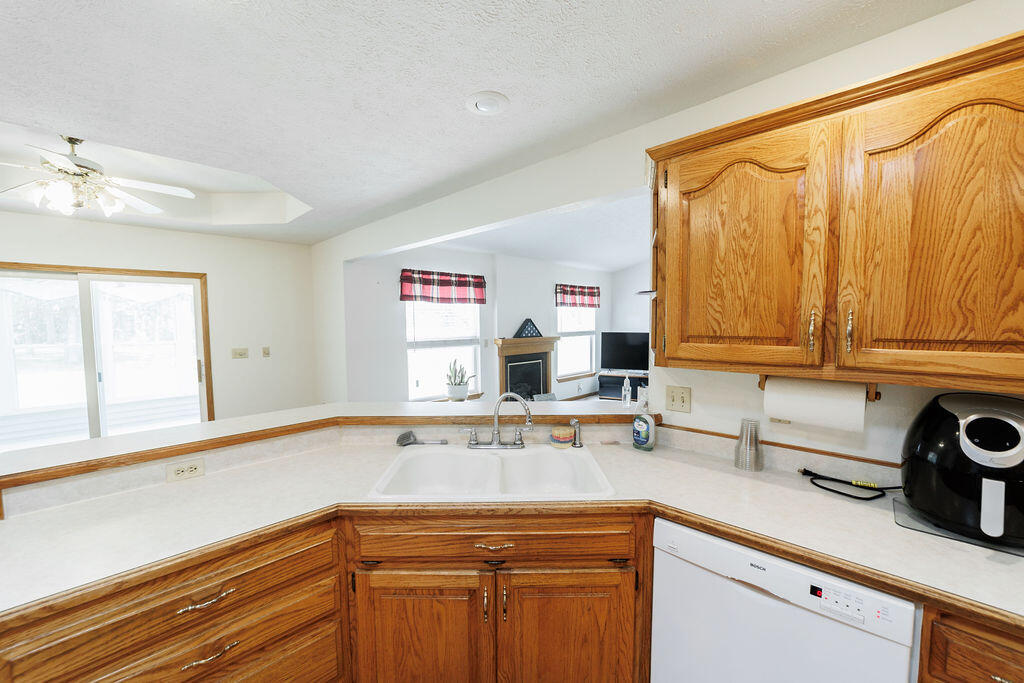 4087 Highway 83 Property Photo 6