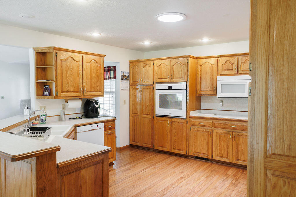 4087 Highway 83 Property Photo 7