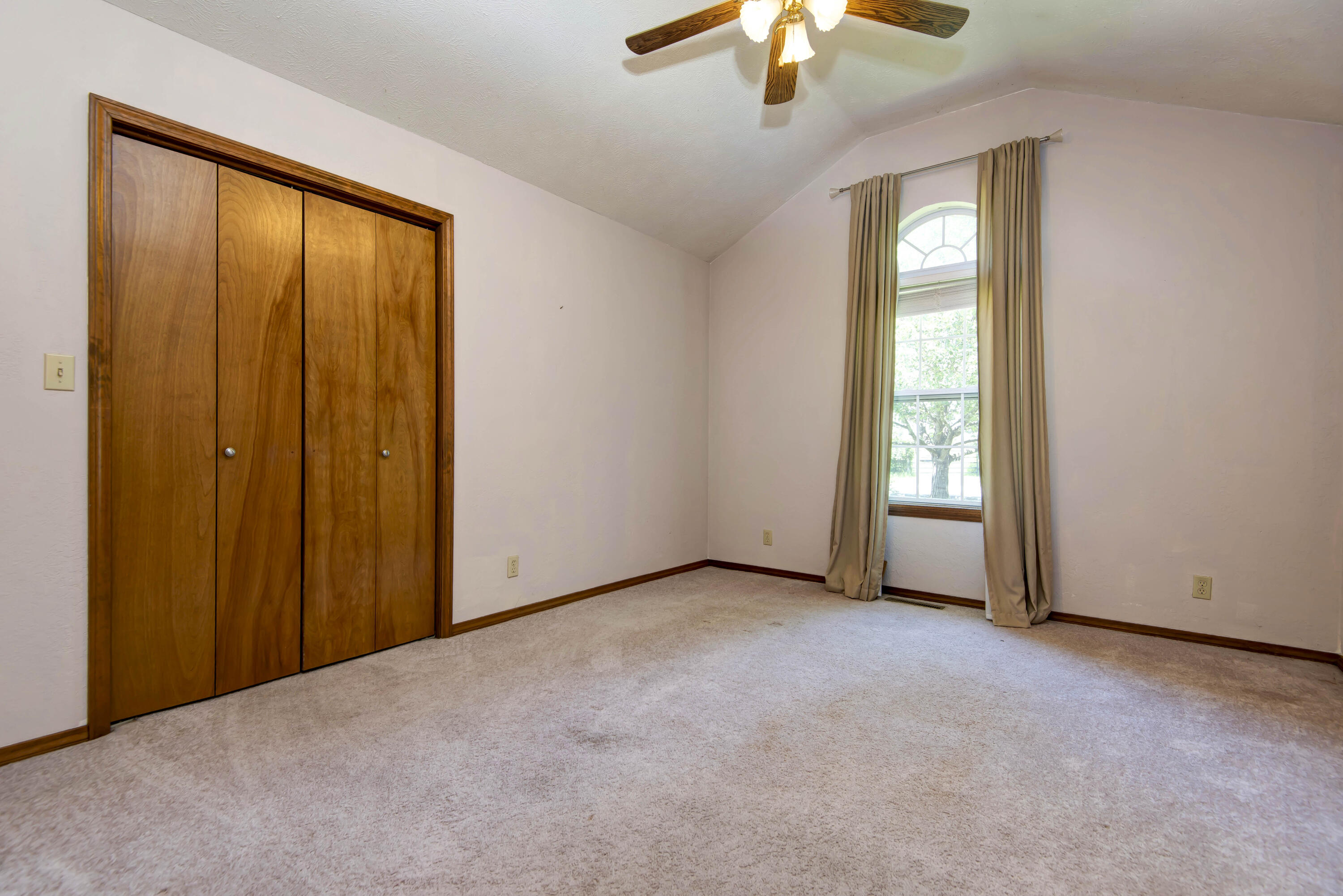 4336 West 3rd Street Property Photo 14