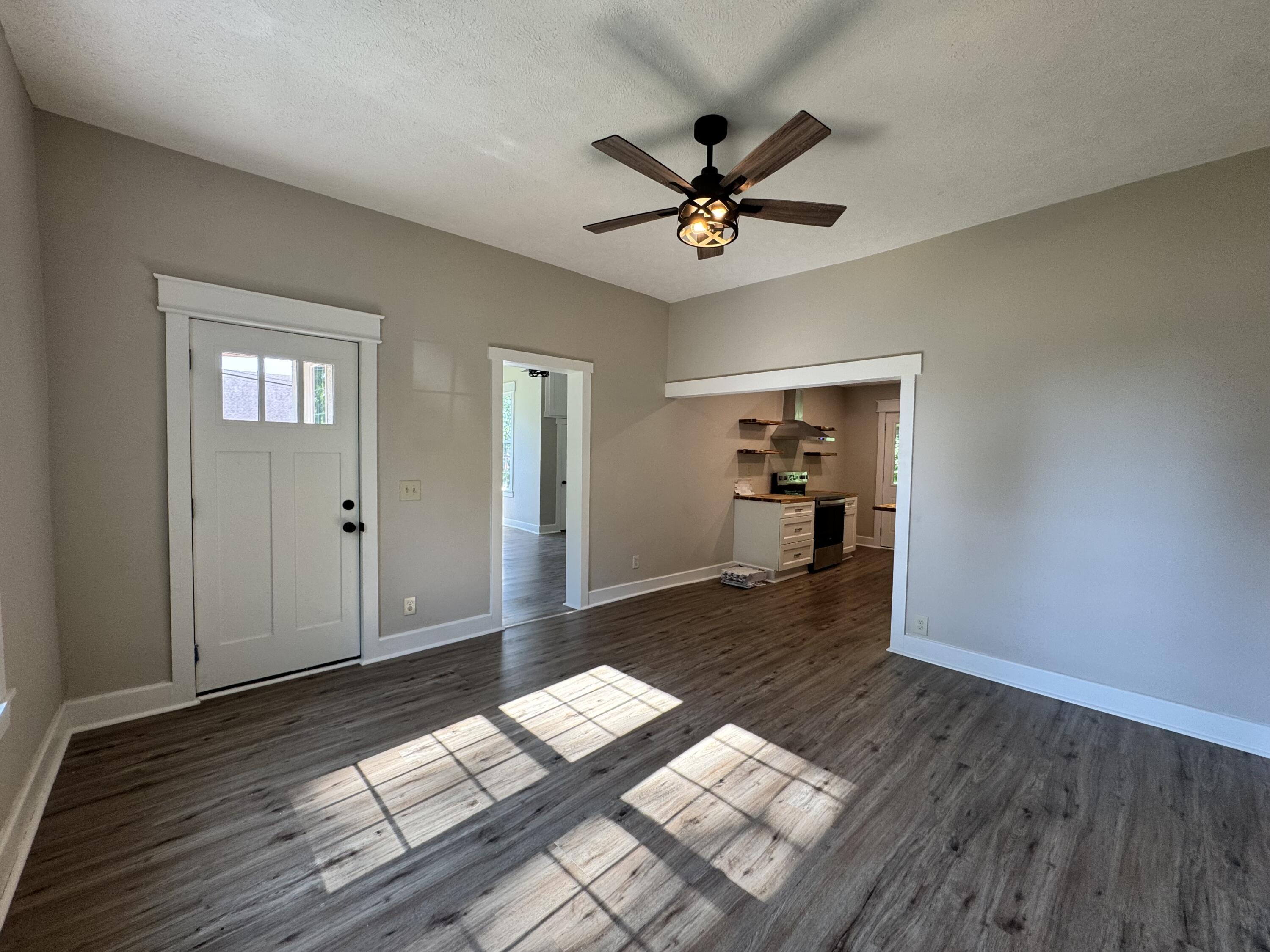 701 Oak Street Property Photo 10