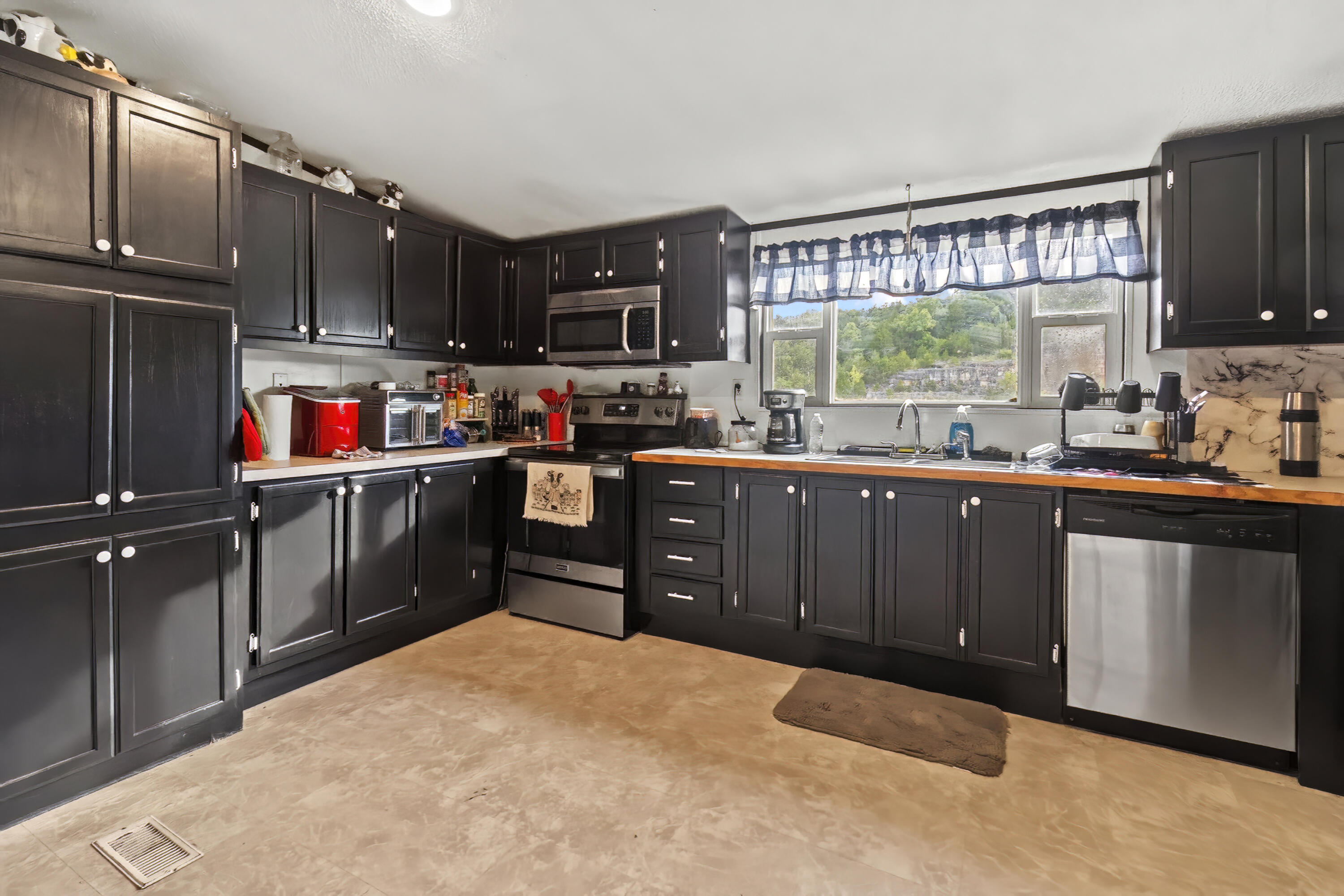 110 Alms Avenue Property Photo 13