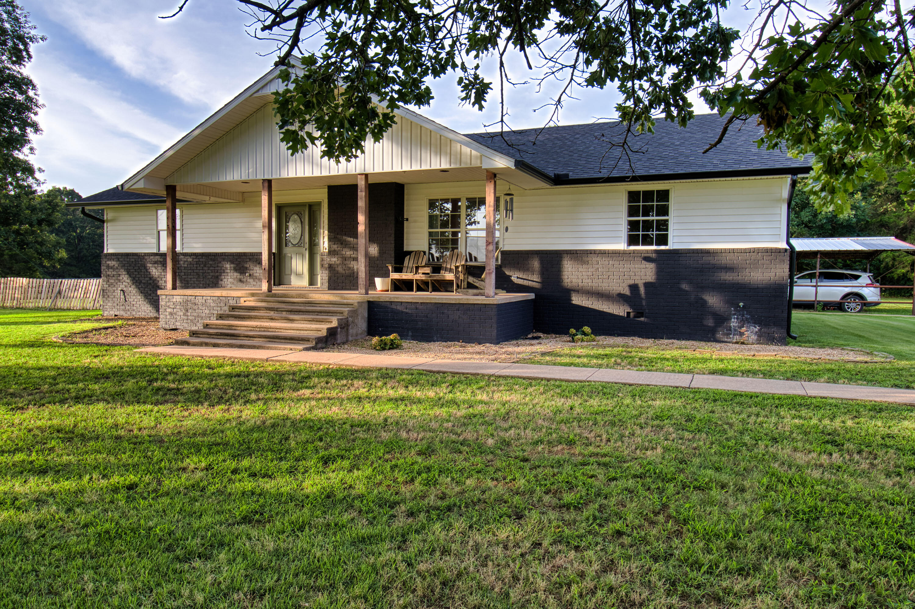 345 Fort Lane Property Photo 1