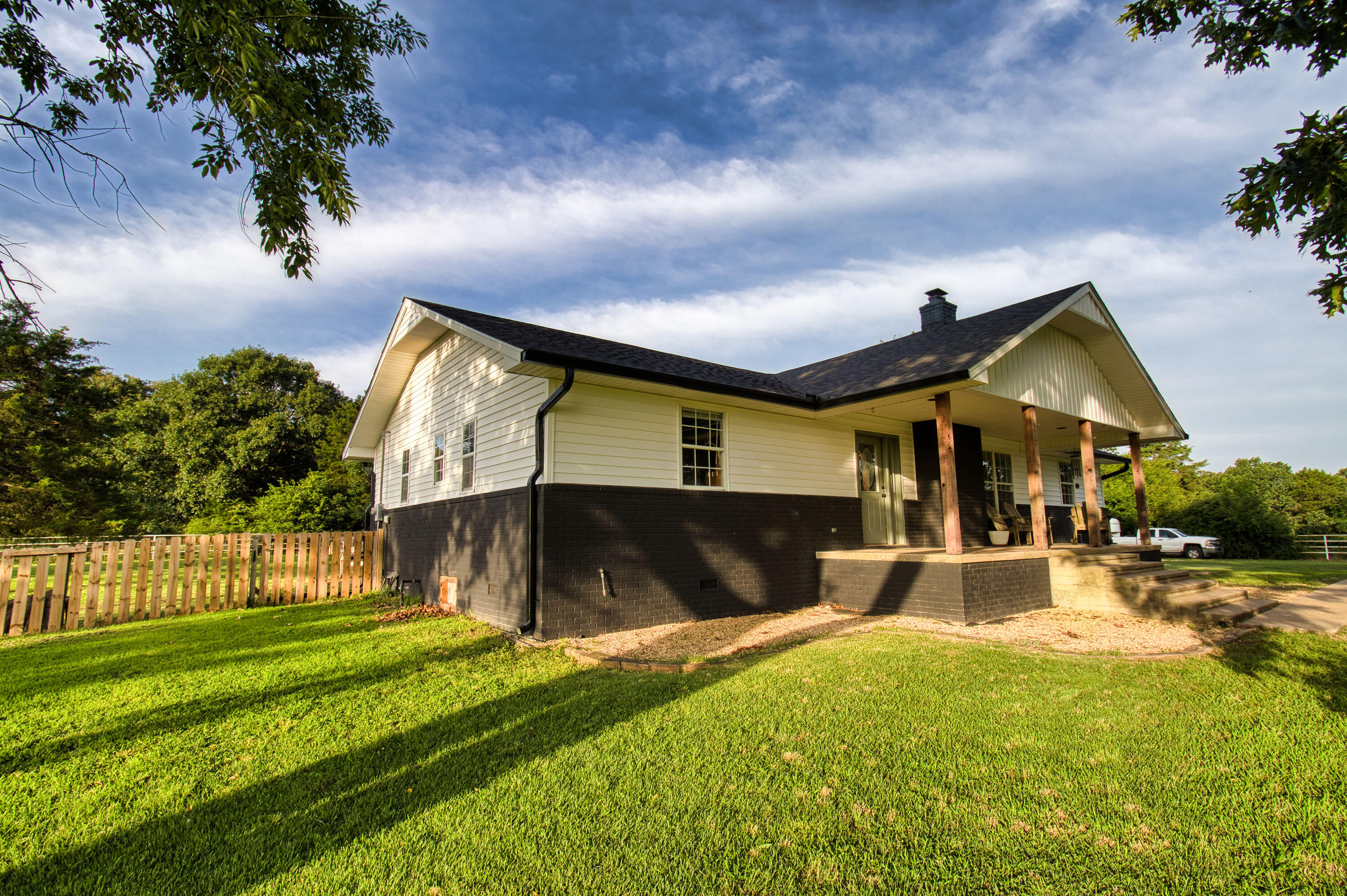 345 Fort Lane Property Photo 4