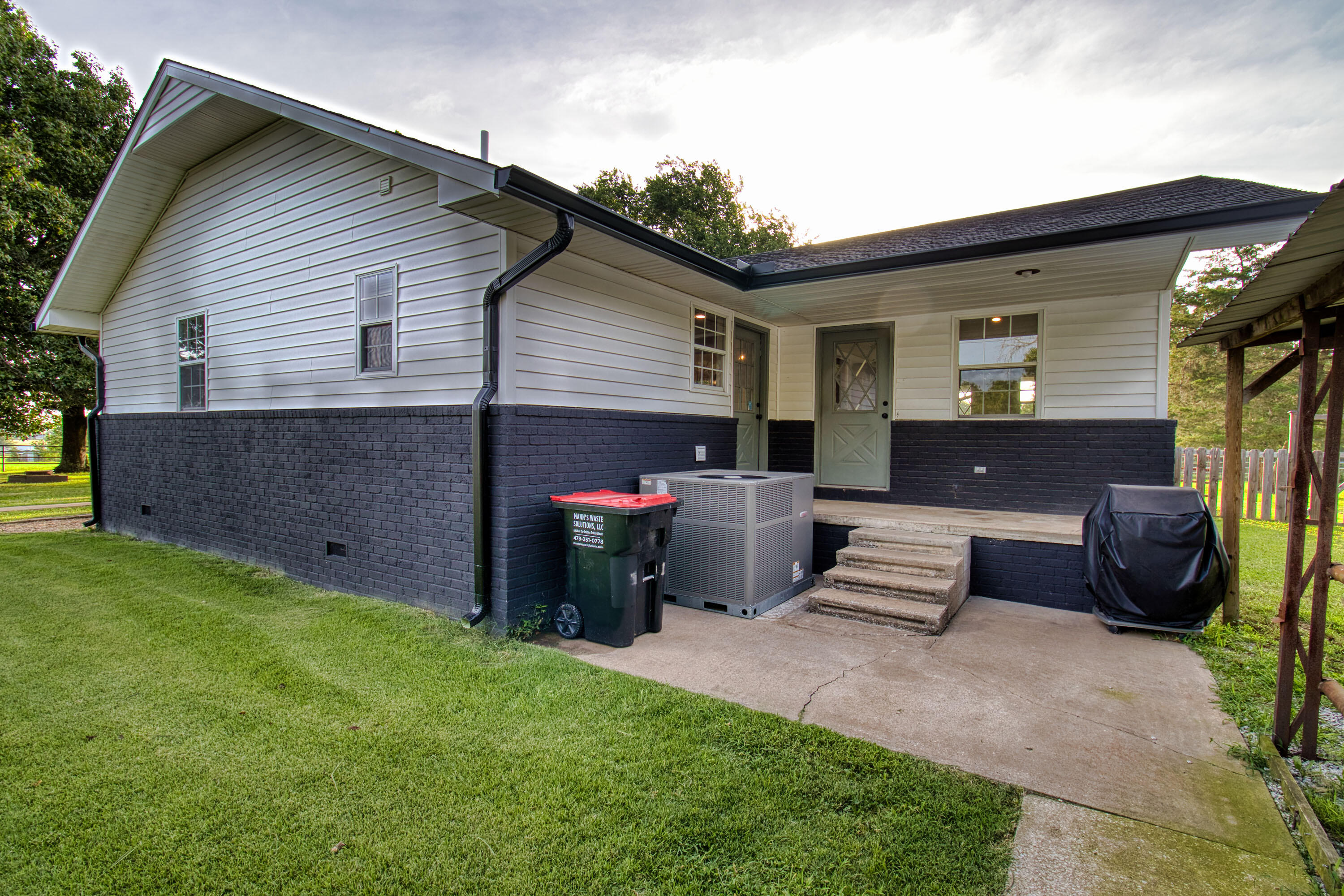 345 Fort Lane Property Photo 7