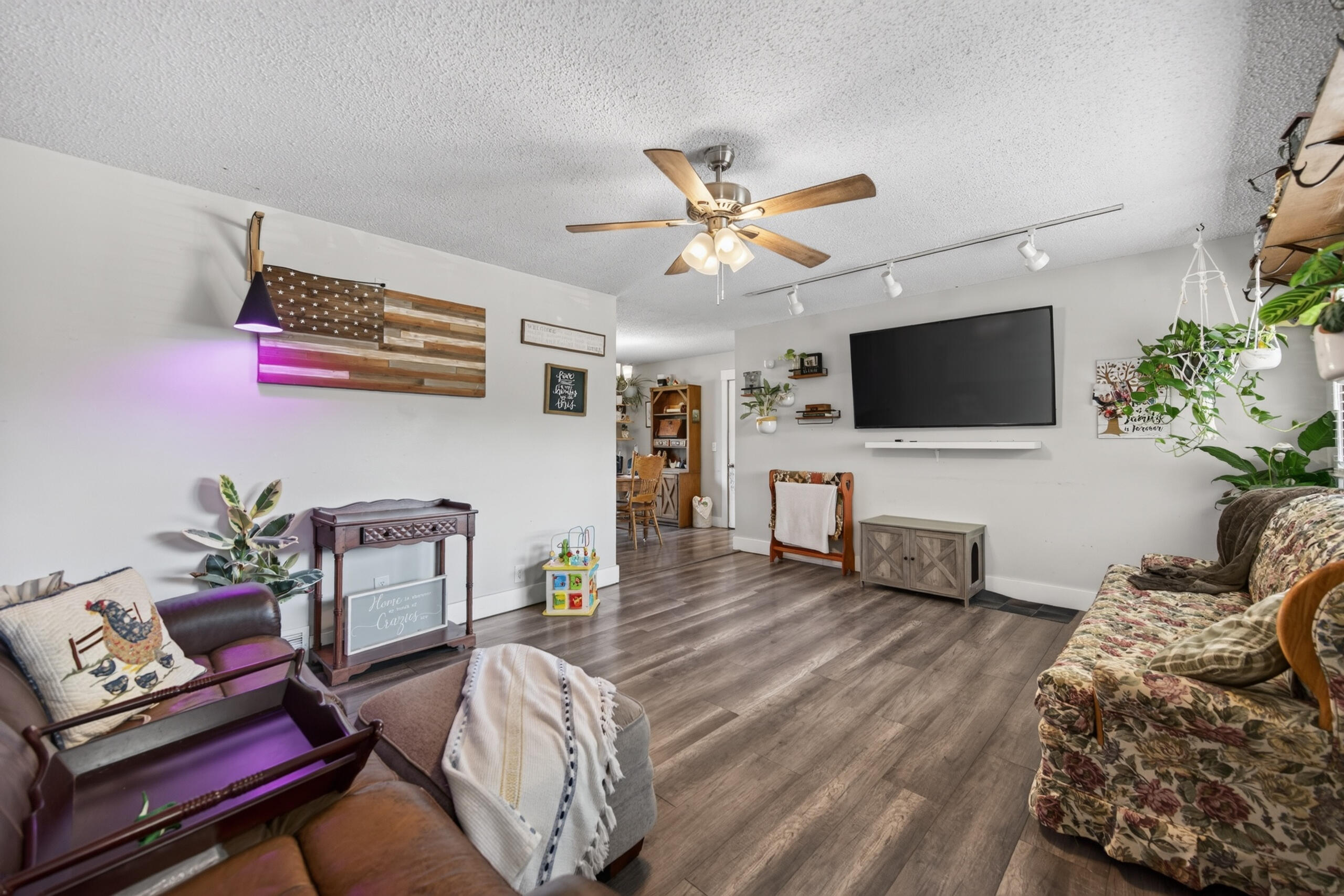 2376 Northview Road Property Photo 6