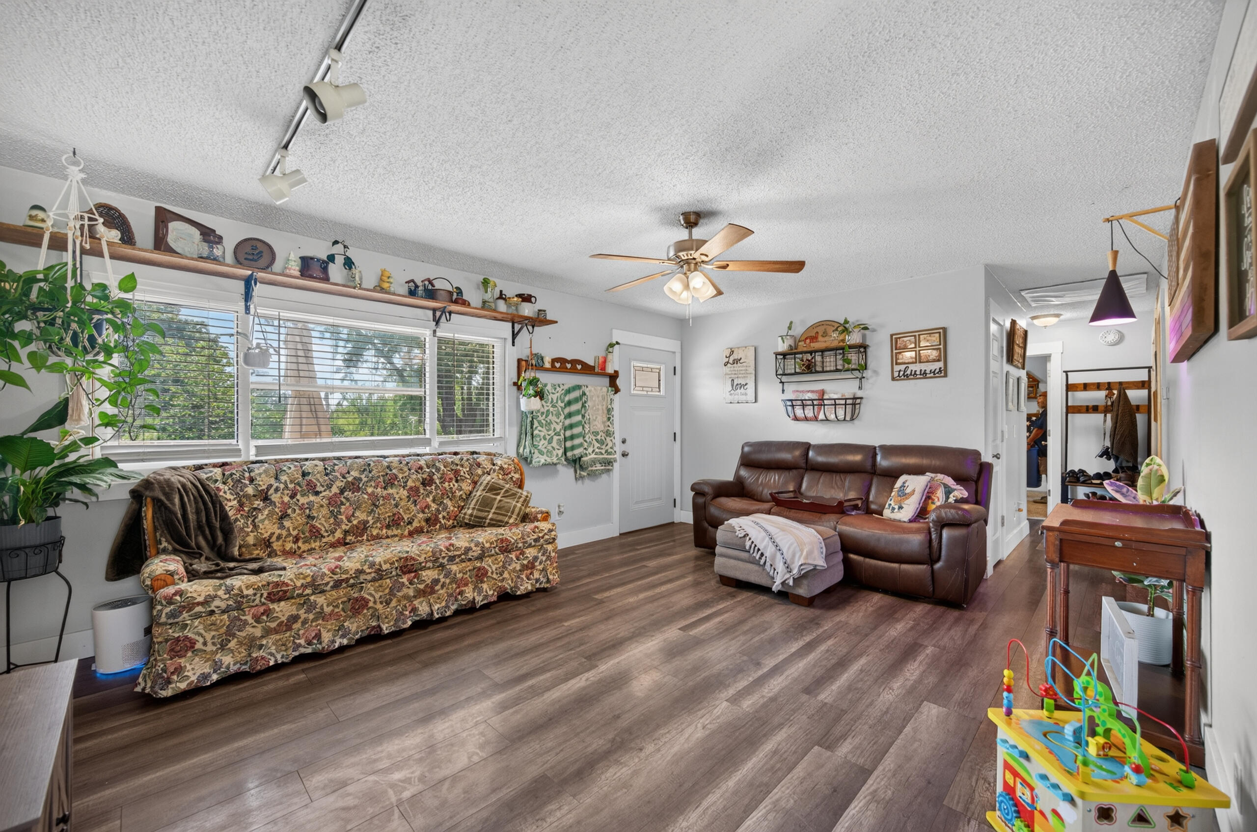 2376 Northview Road Property Photo 7