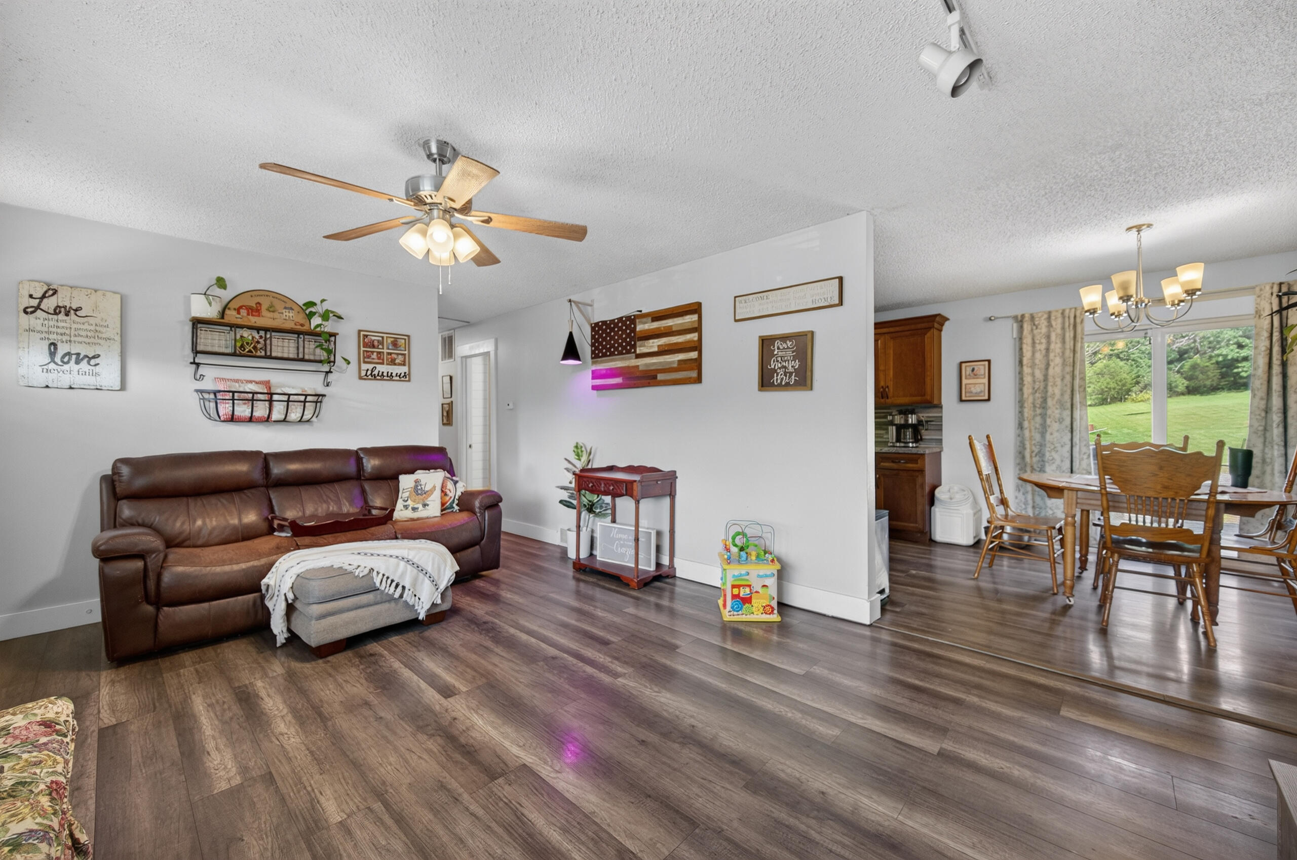 2376 Northview Road Property Photo 8