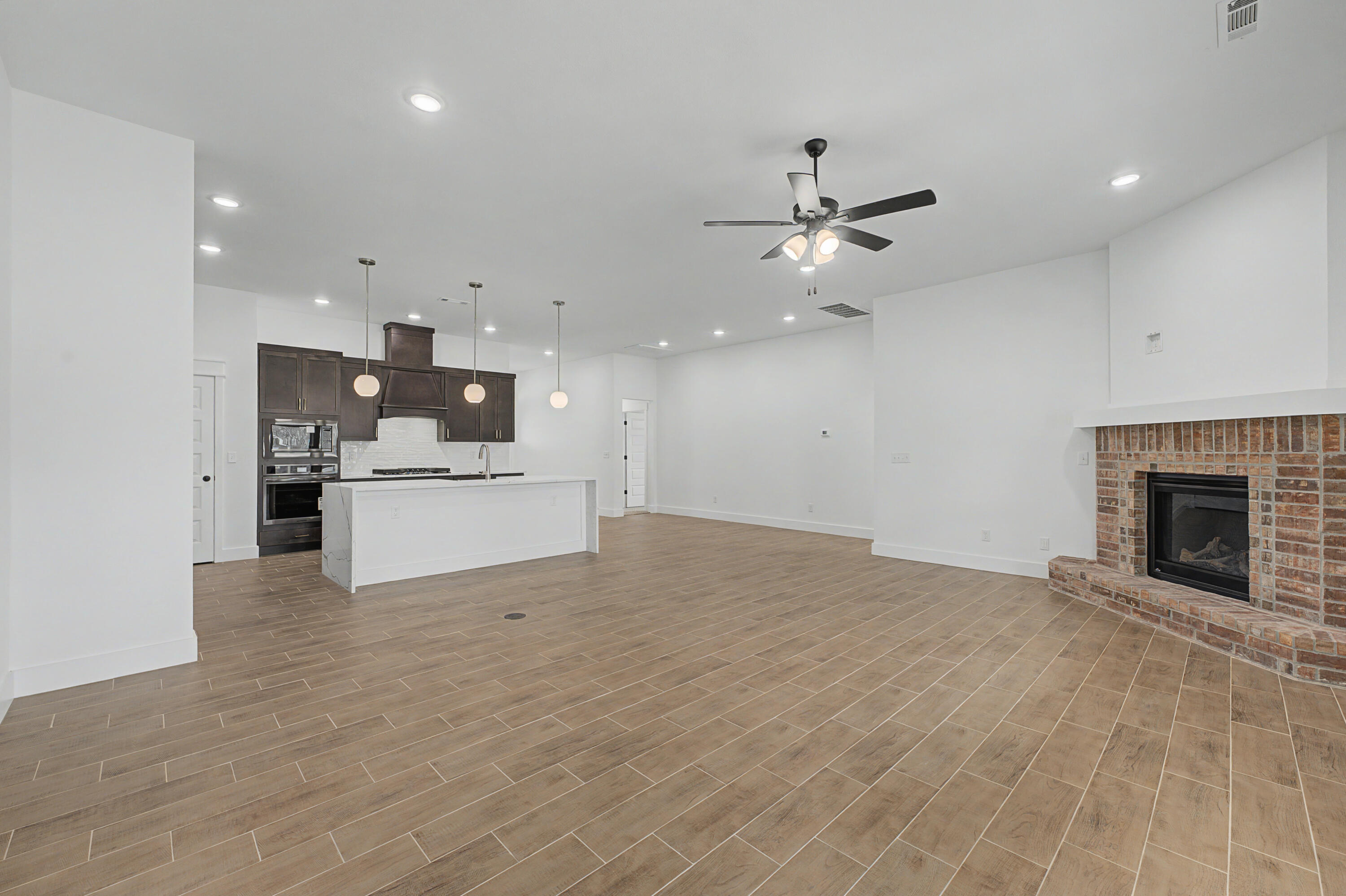 907 Silver Oaks Drive Property Photo 7