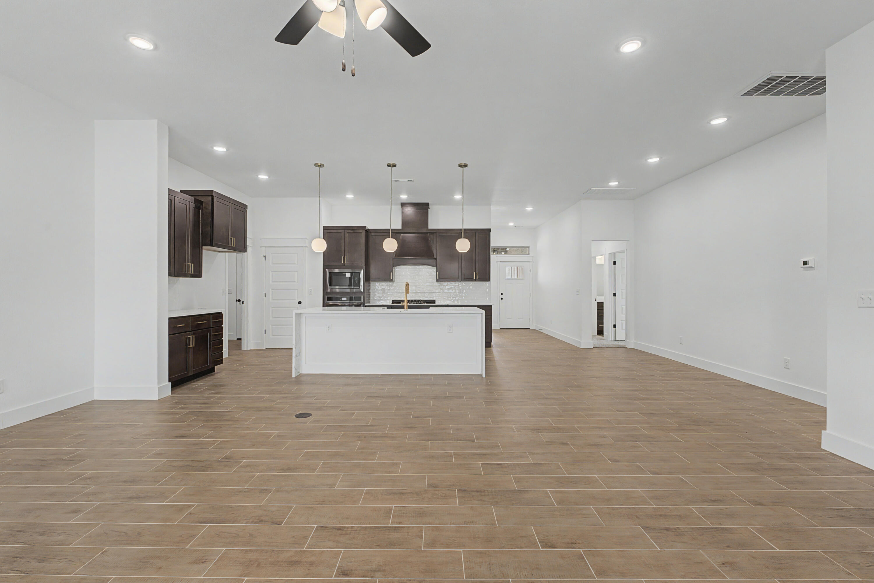 907 Silver Oaks Drive Property Photo 32