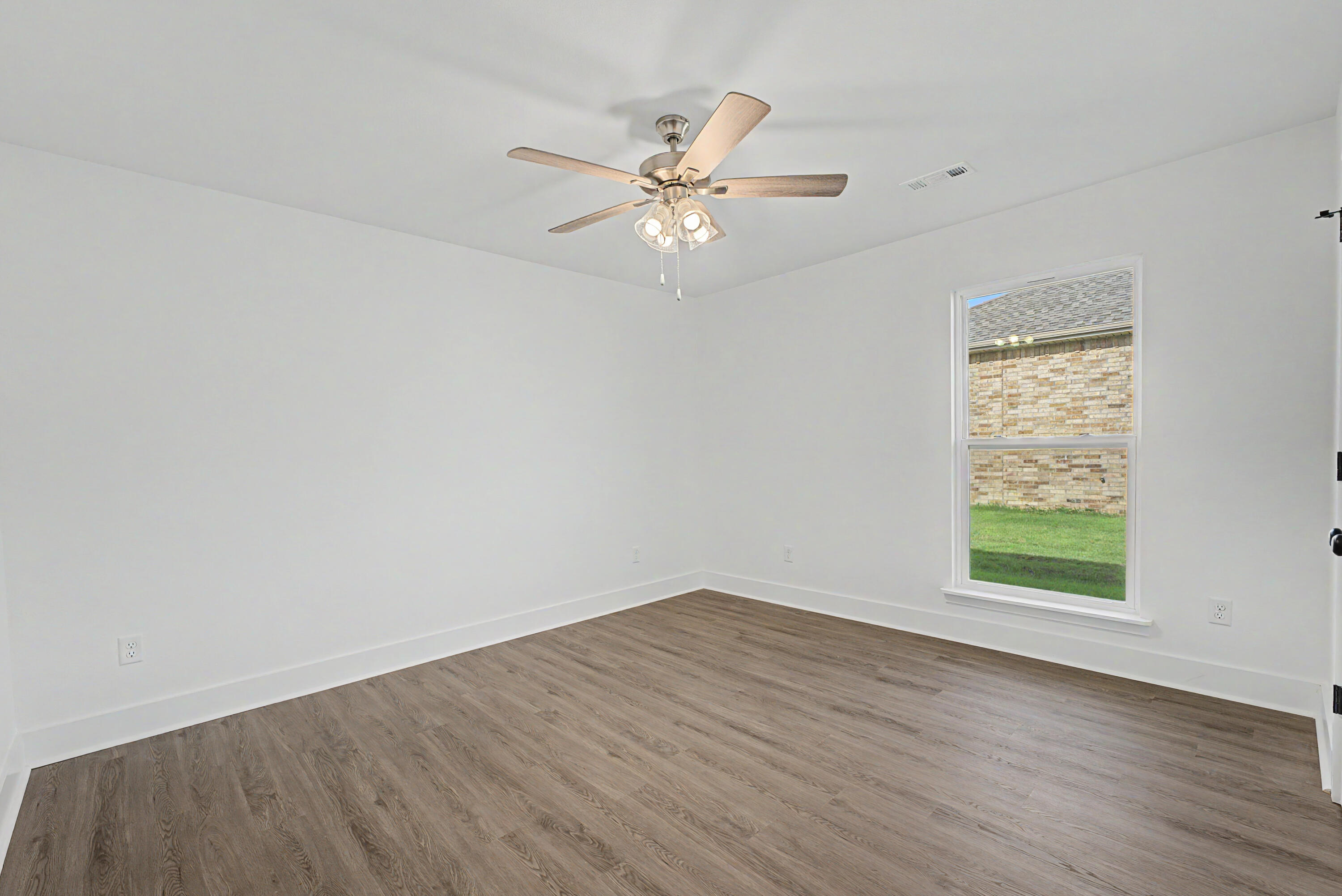 405 Molly Dean Drive Property Photo 15