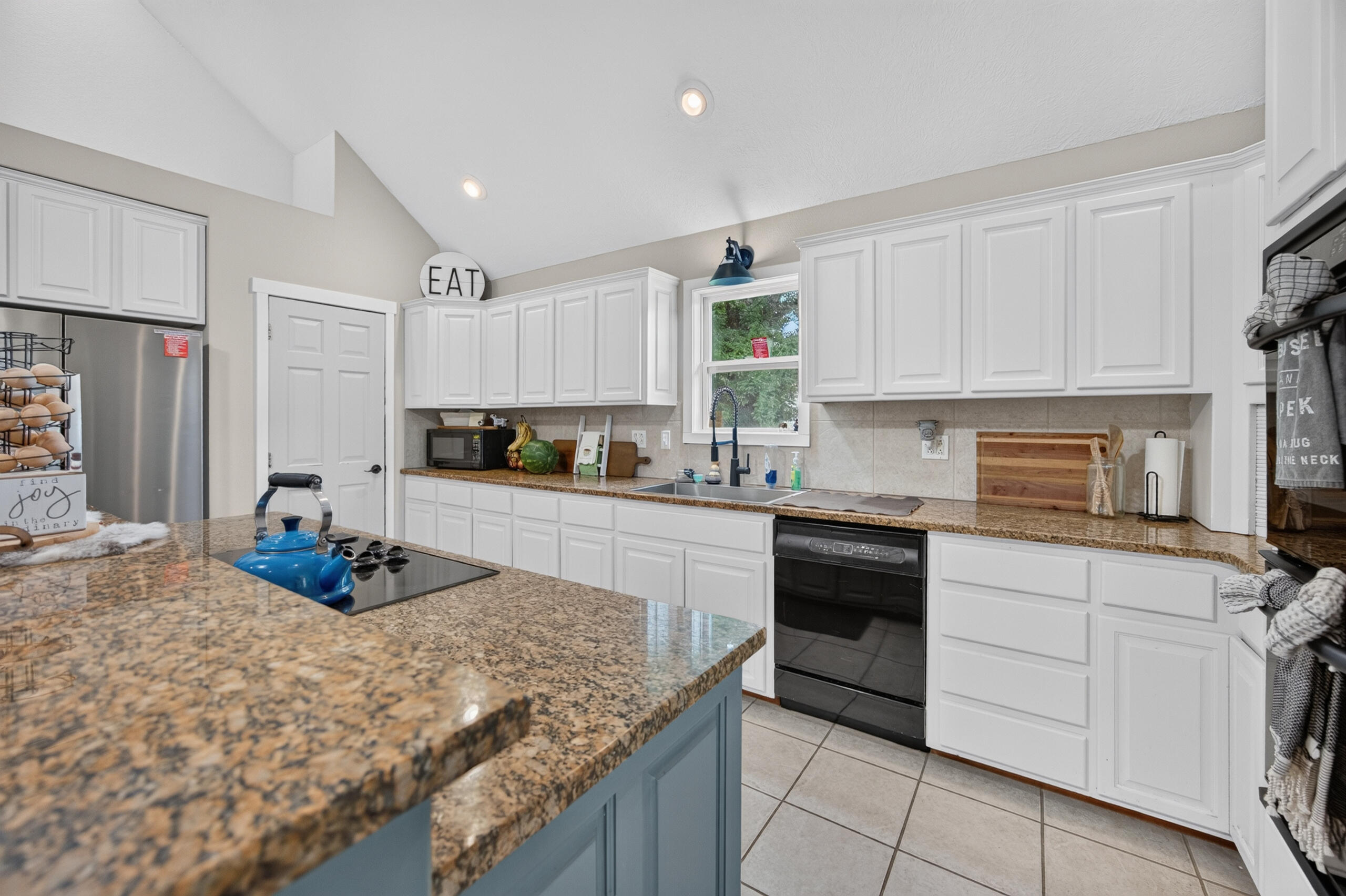60328416 Property Photo 16