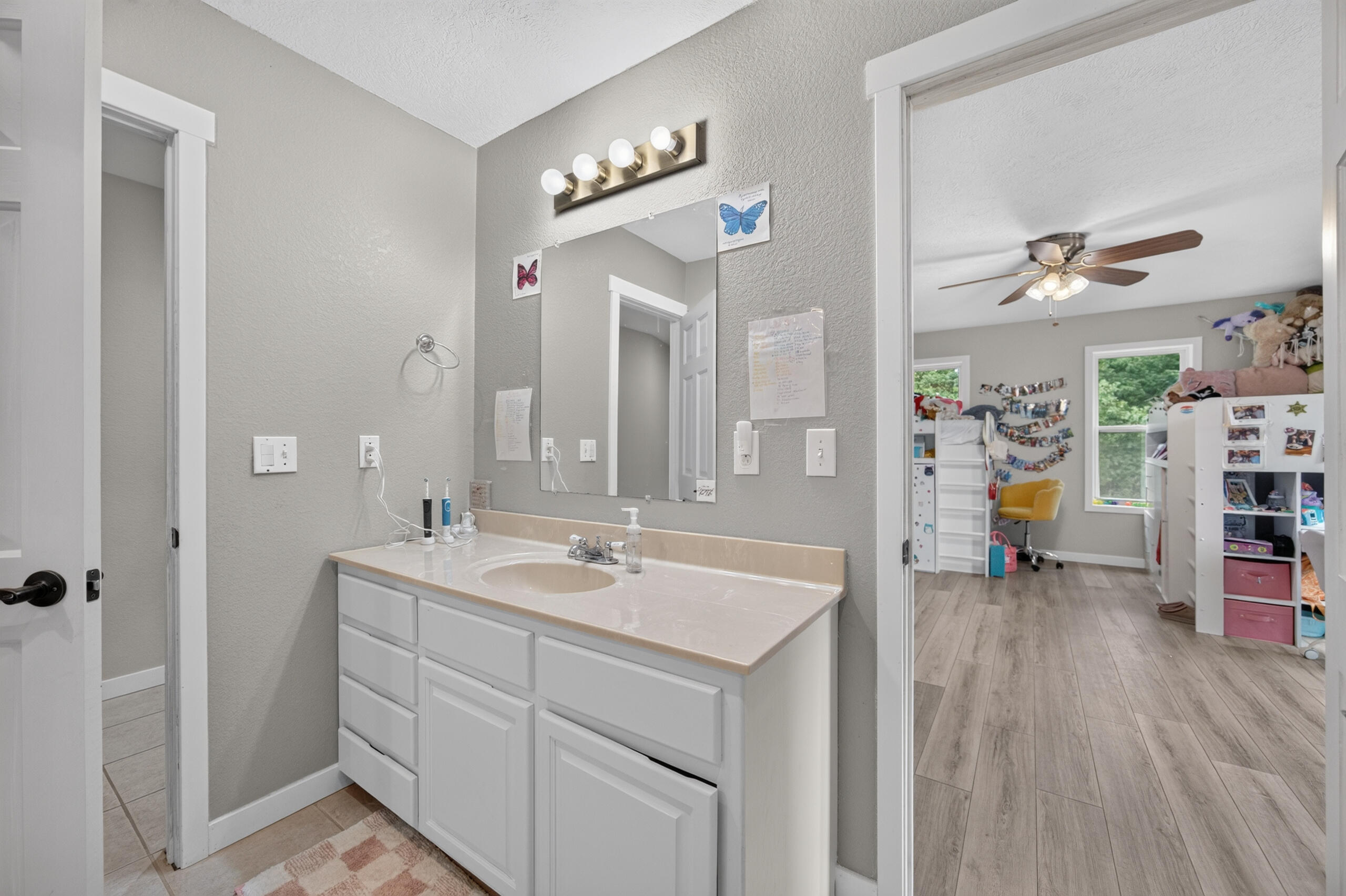 60328416 Property Photo 34