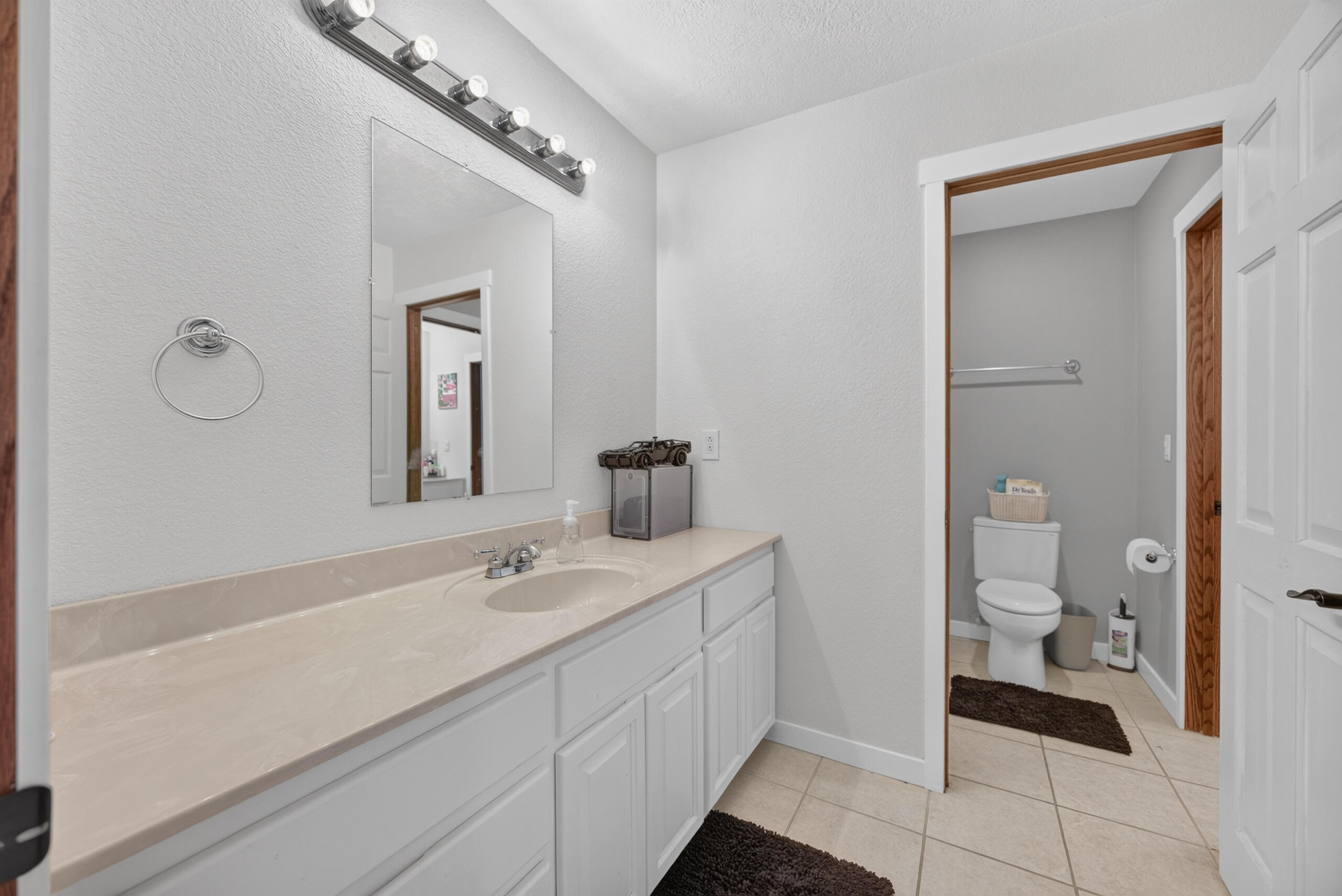 60328416 Property Photo 43
