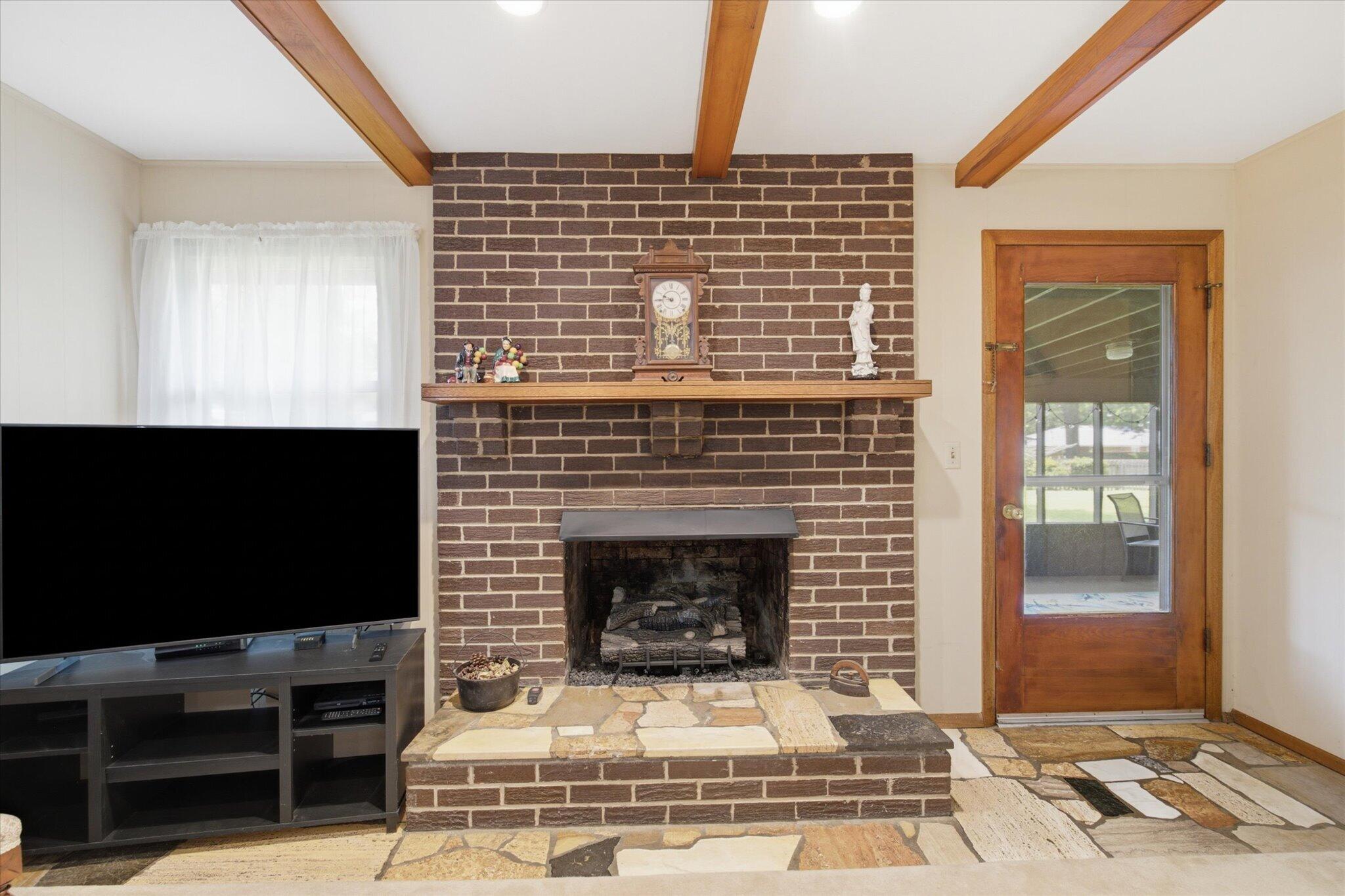 660 West Primrose Street Property Photo 10