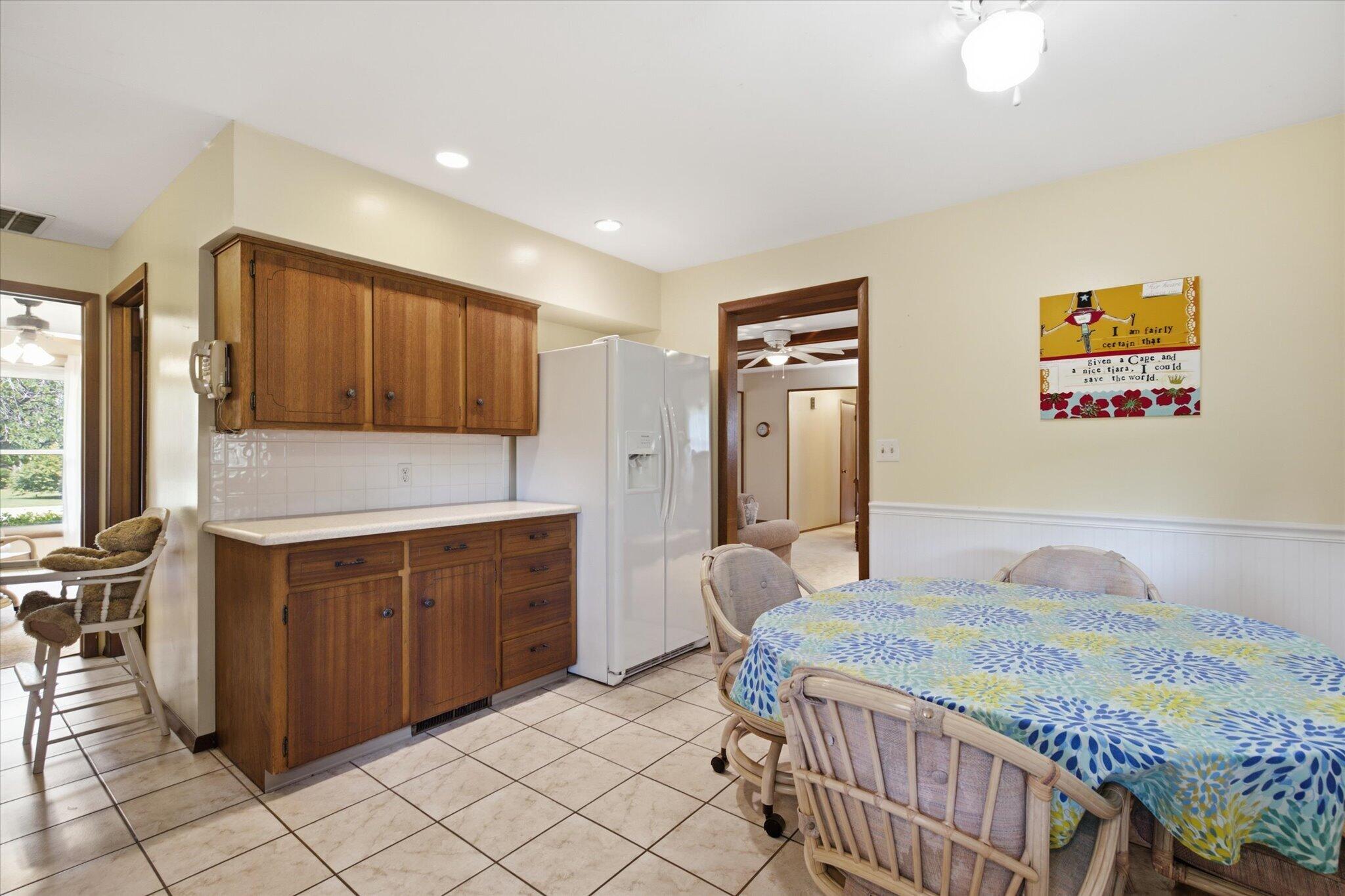660 West Primrose Street Property Photo 14