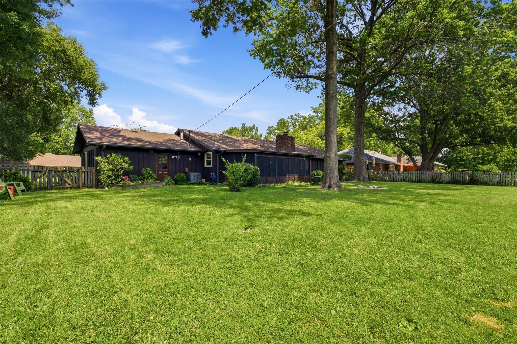 660 West Primrose Street Property Photo 24