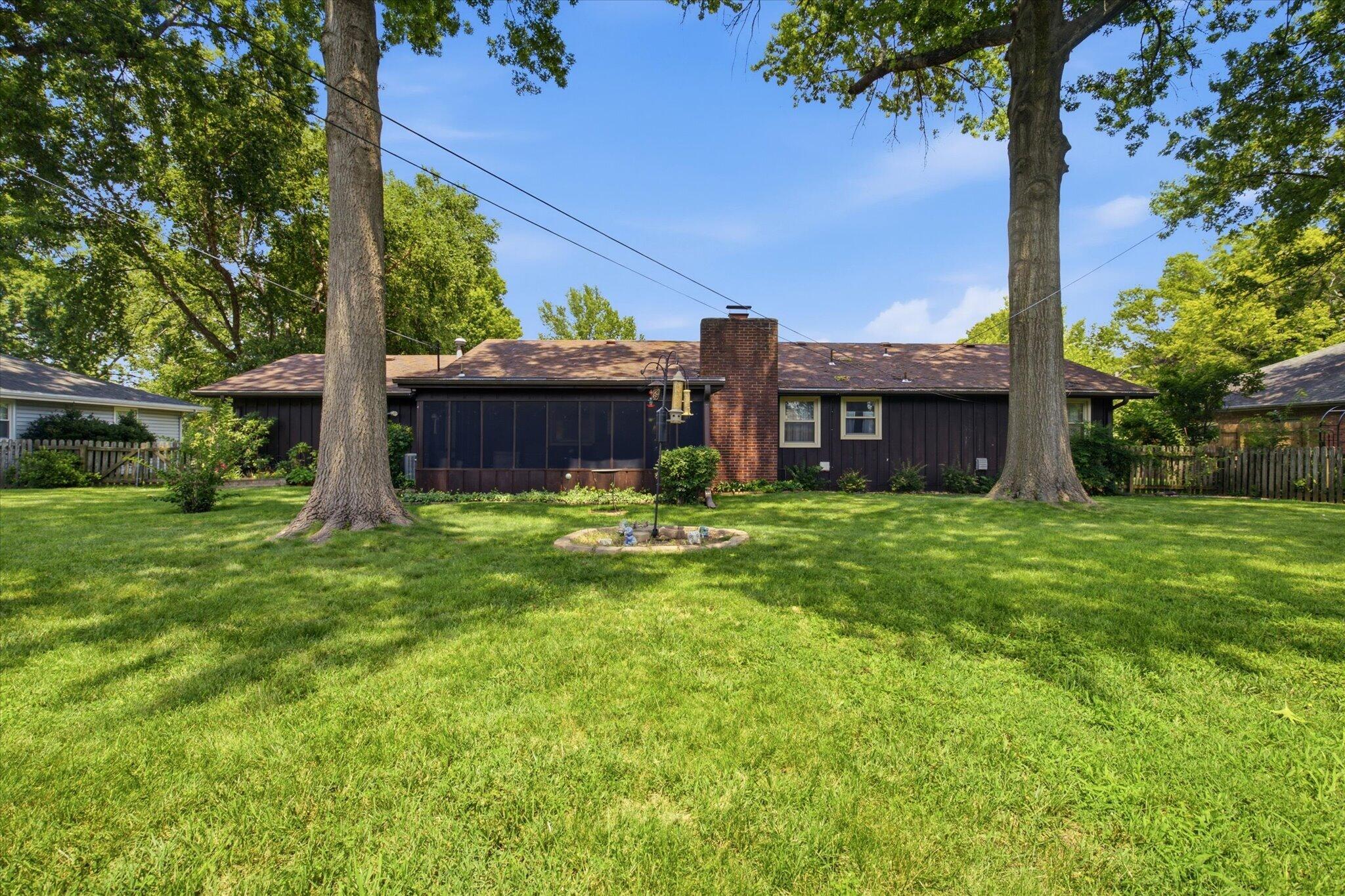 660 West Primrose Street Property Photo 25